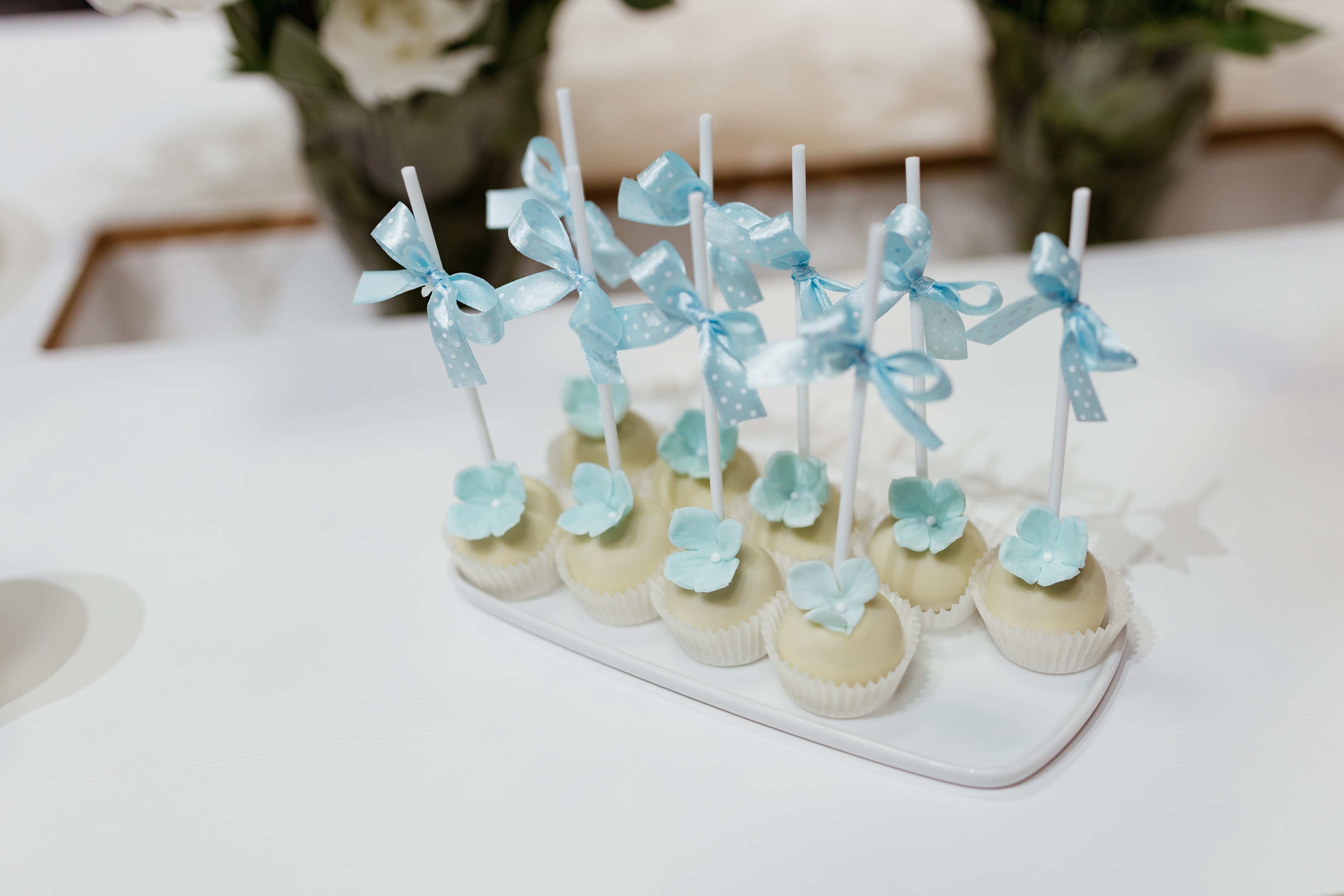still life, no people, food, day, focus on foreground, tray, event, close-up, party, candy, plant, 4K, sweet, household equipment, setting, dessert, white color, HD Wallpaper