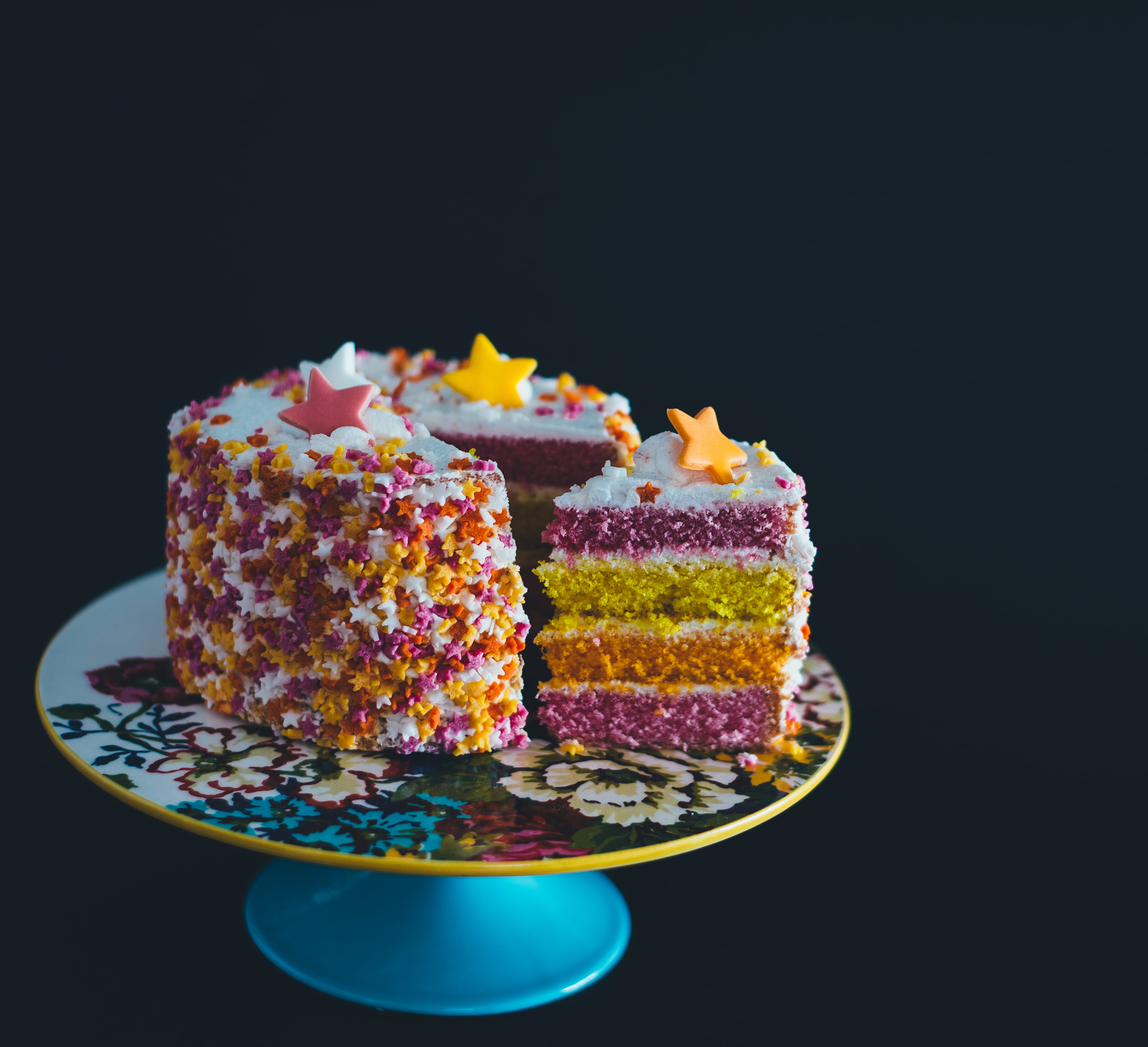 gourmet, top, sweet Food, decoration, indulgence, icing, 4K, freshness, still life, copy space, cake, dessert, flavored, no people, black background, food, HD Wallpaper