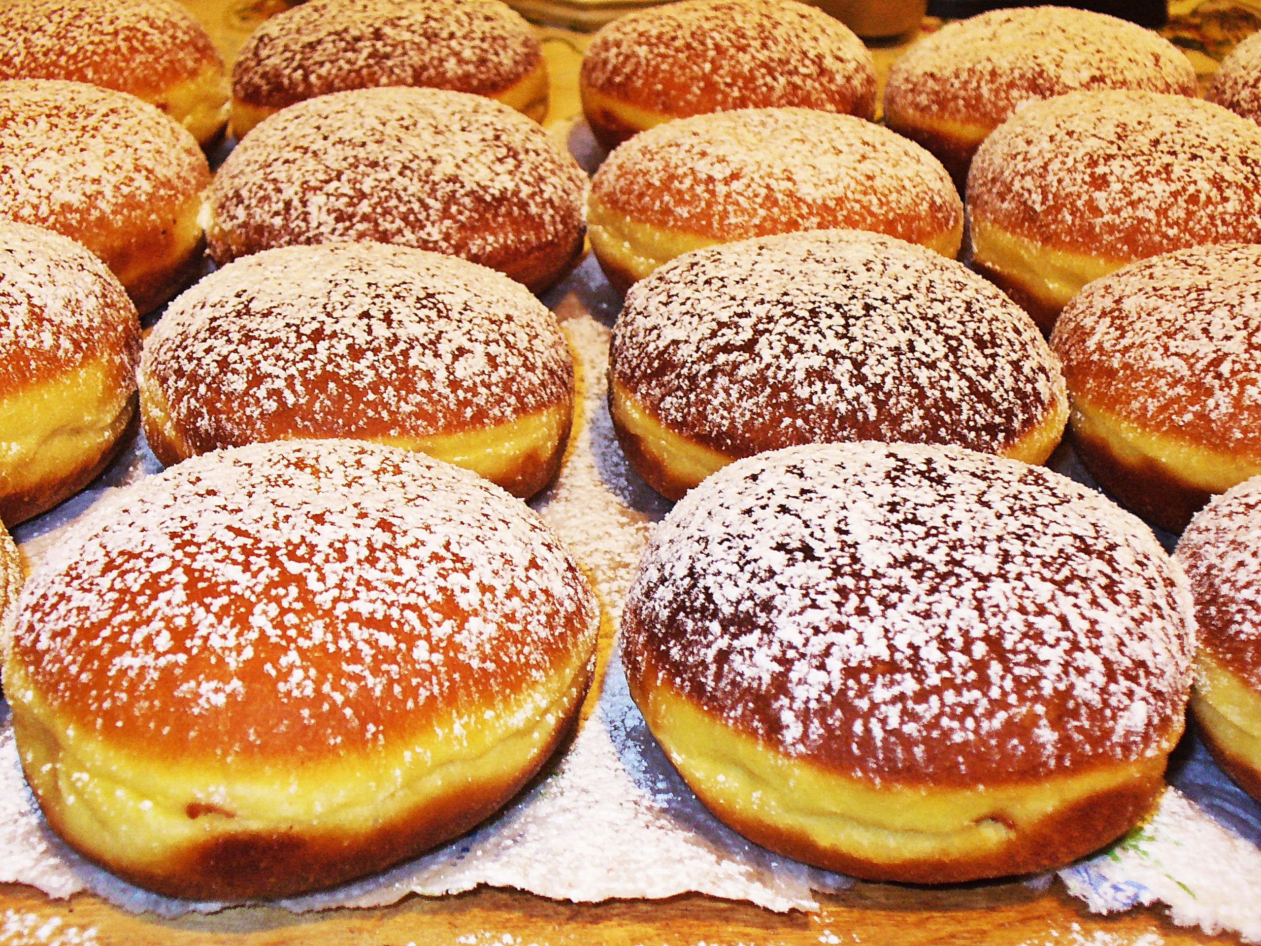 ready-to-eat, indulgence, close-up, dessert, bun, sweet food, bread, kitchen, pastries, pastry shop, food, sugar, no people, cakes, fat thursday, freshness, HD Wallpaper