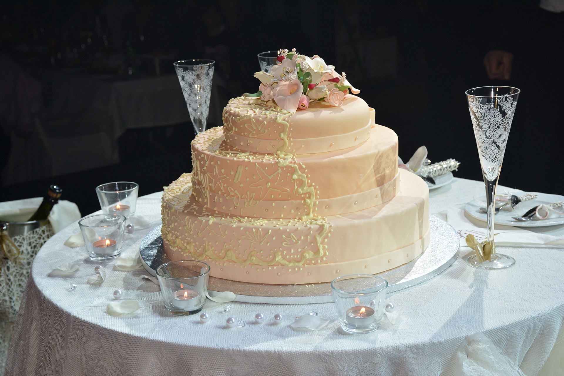 celebration, food, event, dessert, wedding cake, 1080P, love, restaurant, reception, indoors, plate, sweet food, ready-to-eat, party - Social Event, indulgence, HD Wallpaper
