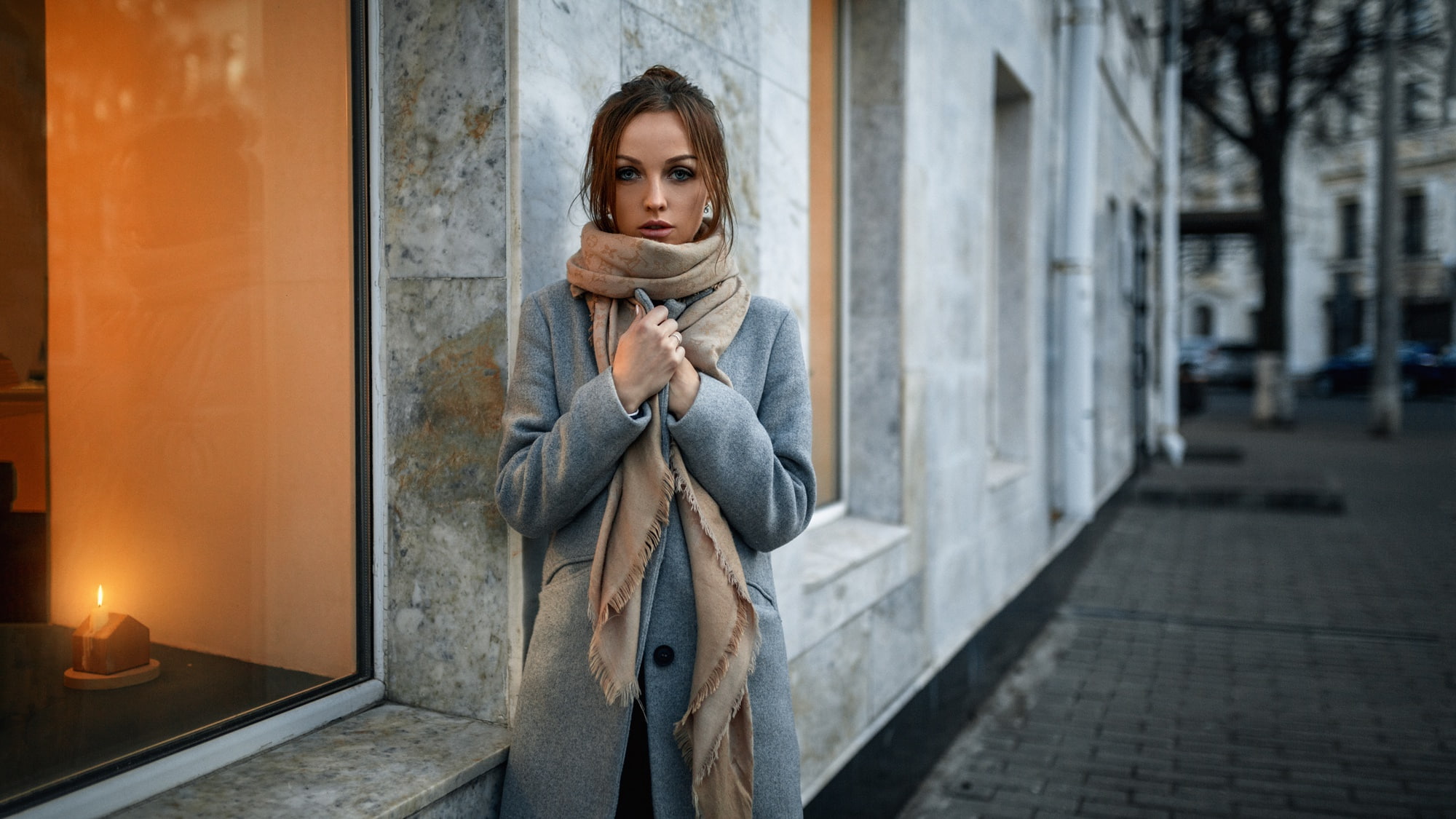 women outdoors, 1080P, women, candles, overcoats, grey coat, coats, urban, HD Wallpaper