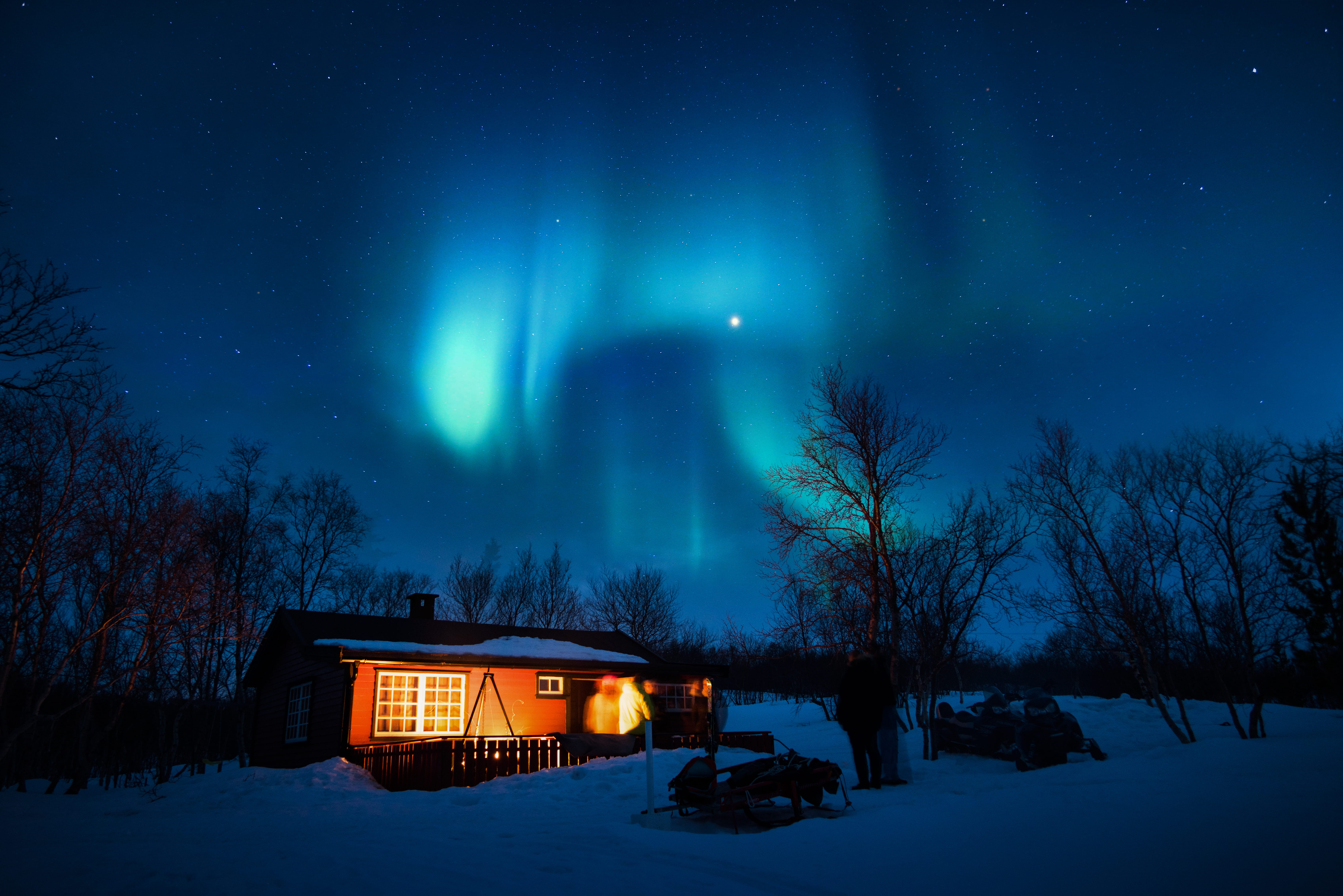 winter, stars, illuminated, aurora borealis, cold, lights, snow, beauty in nature, building, star - space, blue, outdoors, nature, sky, night, cabin, cold temperature, HD Wallpaper