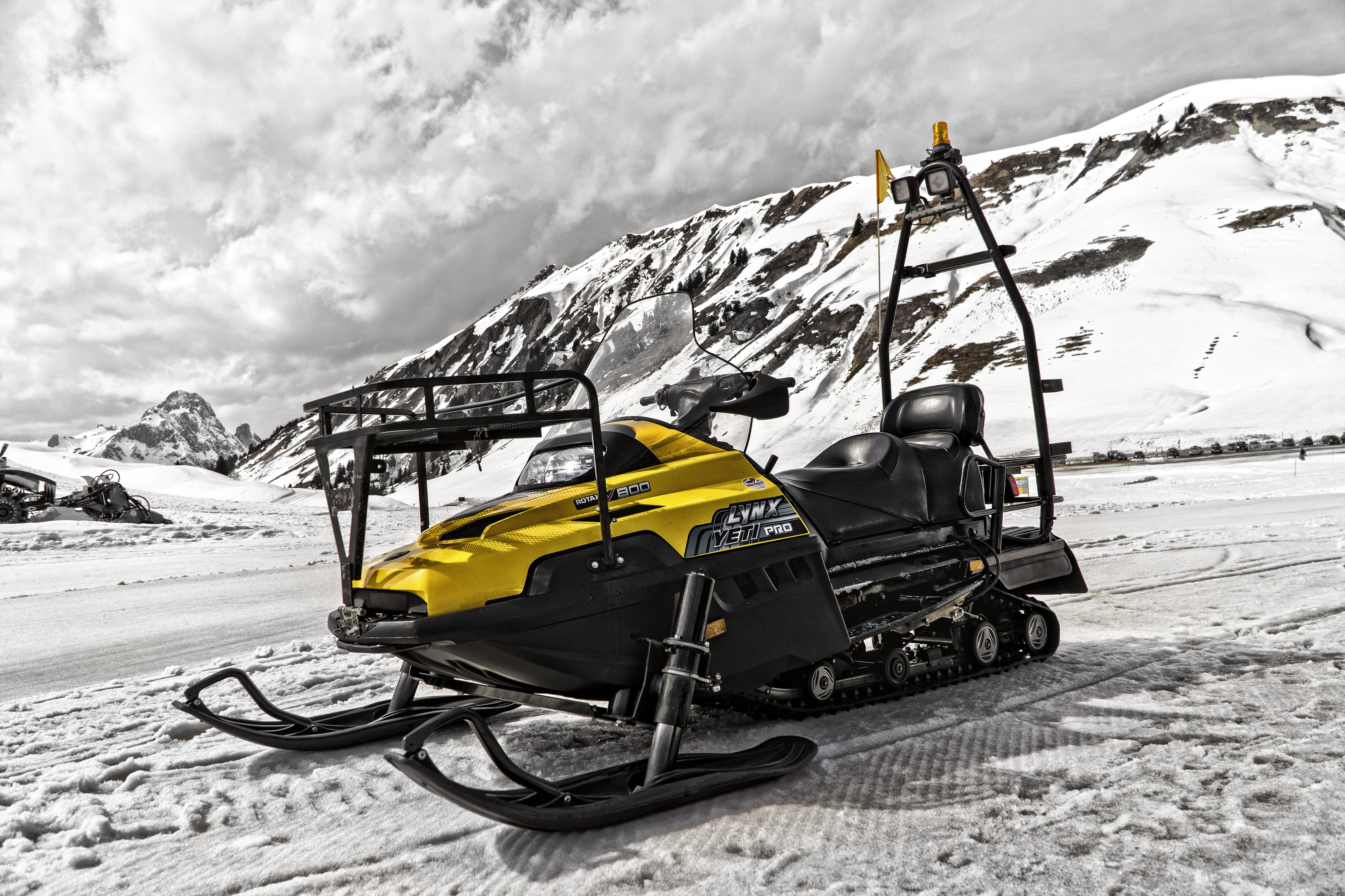 snow mobile, mode of transportation, snow, sky, scenics - nature, nature, sport, 4K, day, snow vehicle, cloud - sky, snowcapped mountain, outdoors, land vehicle, HD Wallpaper