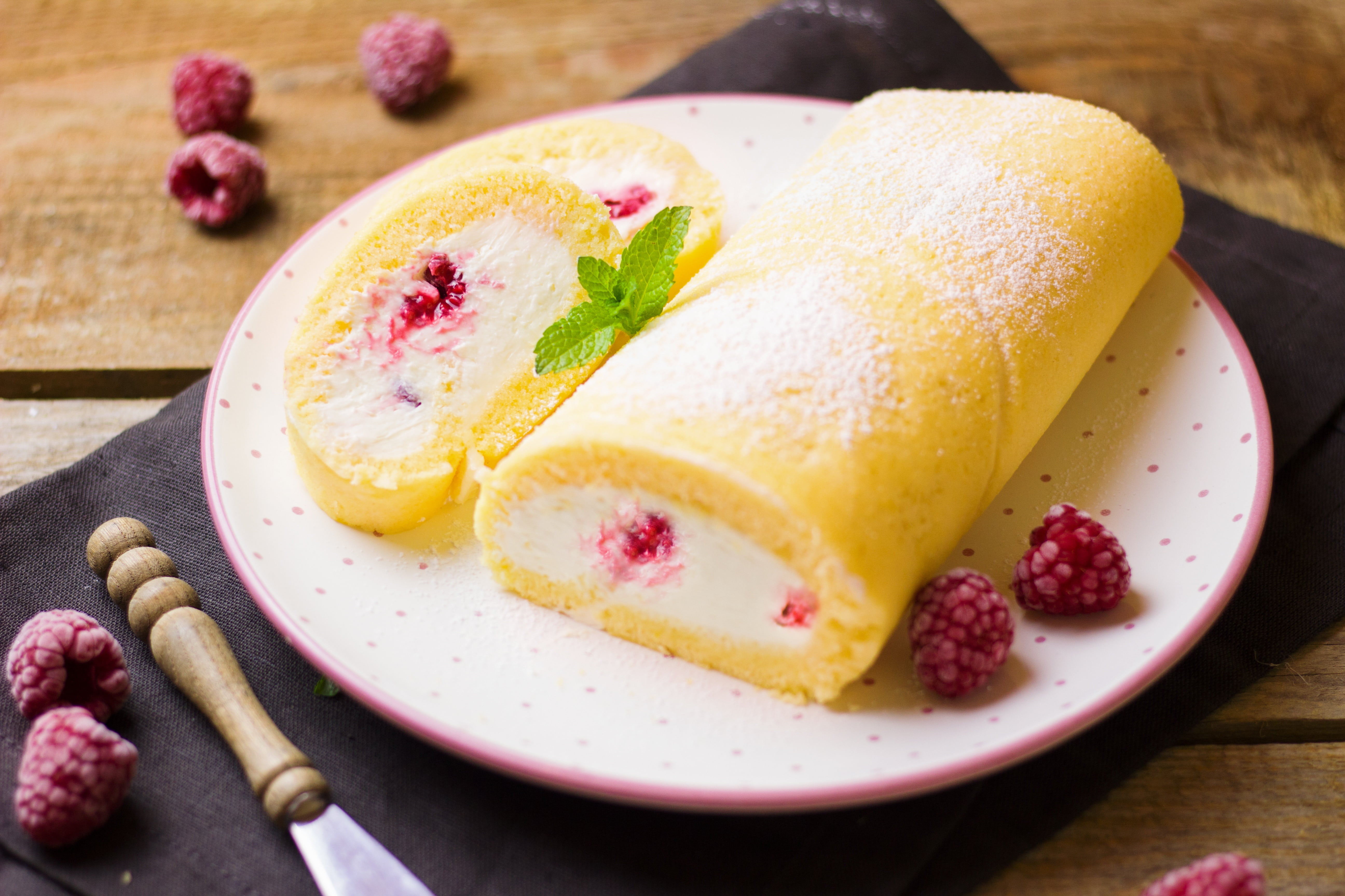fruit, freshness, baked, pink, white, sugar, food, plate, still life, cake, ceramic, berry fruit, 5K, bread, bakery, delicious, round, temptation, raspberry, HD Wallpaper