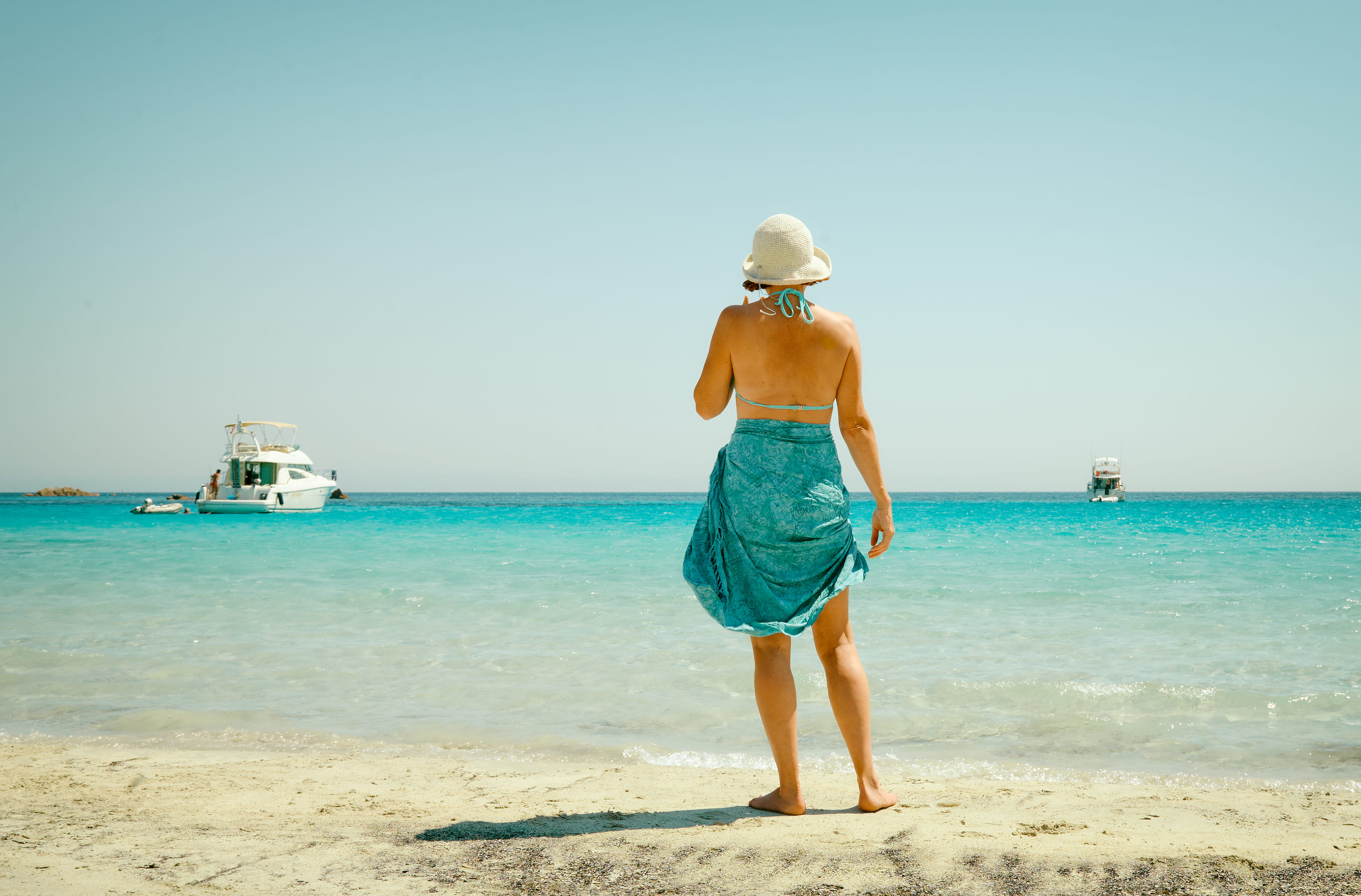 shore, trip, turqouise, leisure activity, clothing, green, rear view, girl, beach, one person, sunlight, horizon line, women, leisure activities, nature, HD Wallpaper