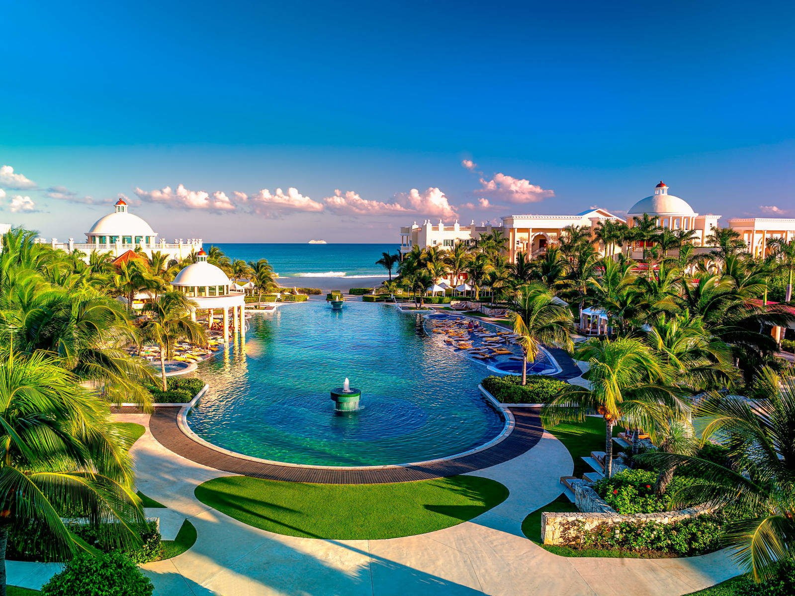 Man Made, city, Palm Tree, Resort, Turks And Caicos, blue, swimming pool, 720P, sky, travel destinations, Tropics, Tropical, Building, building exterior, HD Wallpaper