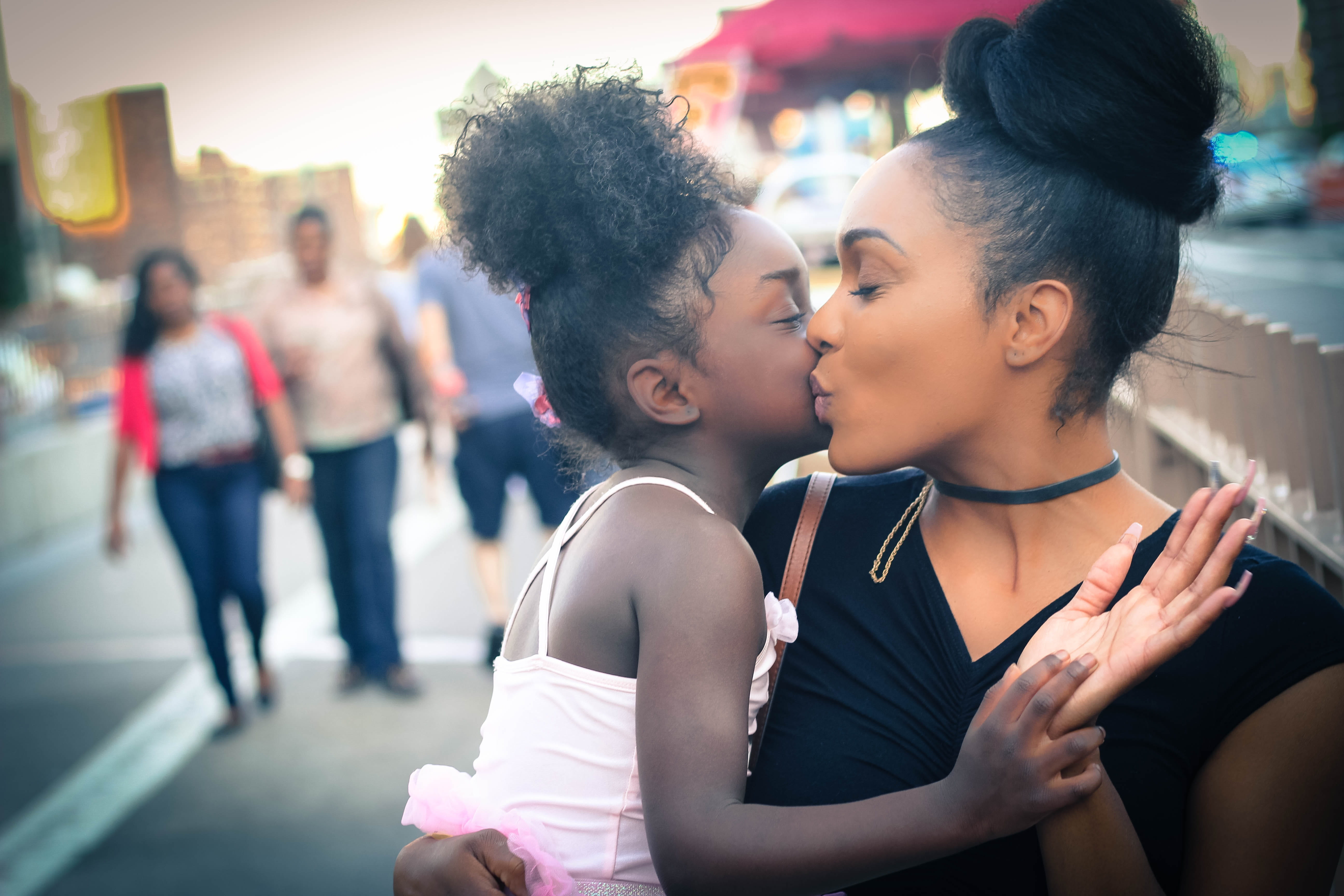 cheerful, togetherness, love, emotion, Mo, mother, females, daytime, kid, young, incidental people, mother daughter, african Ethnicity, sitting, portrait, HD Wallpaper