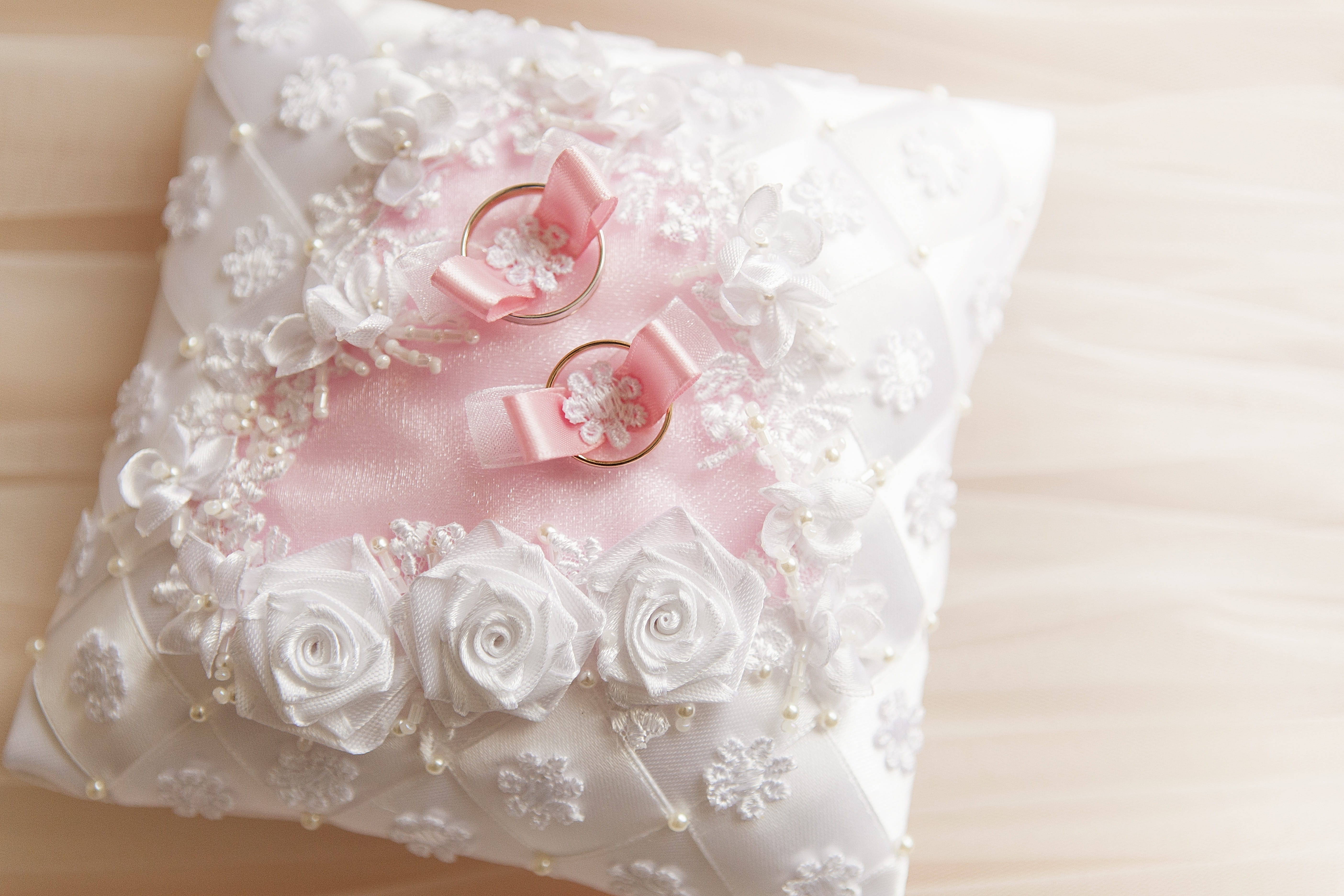 bride, ring, just married, rose - flower, floral pattern, flower head, flowering plant, bright, ornament, celebration, event, background, bouquet, indoors, HD Wallpaper