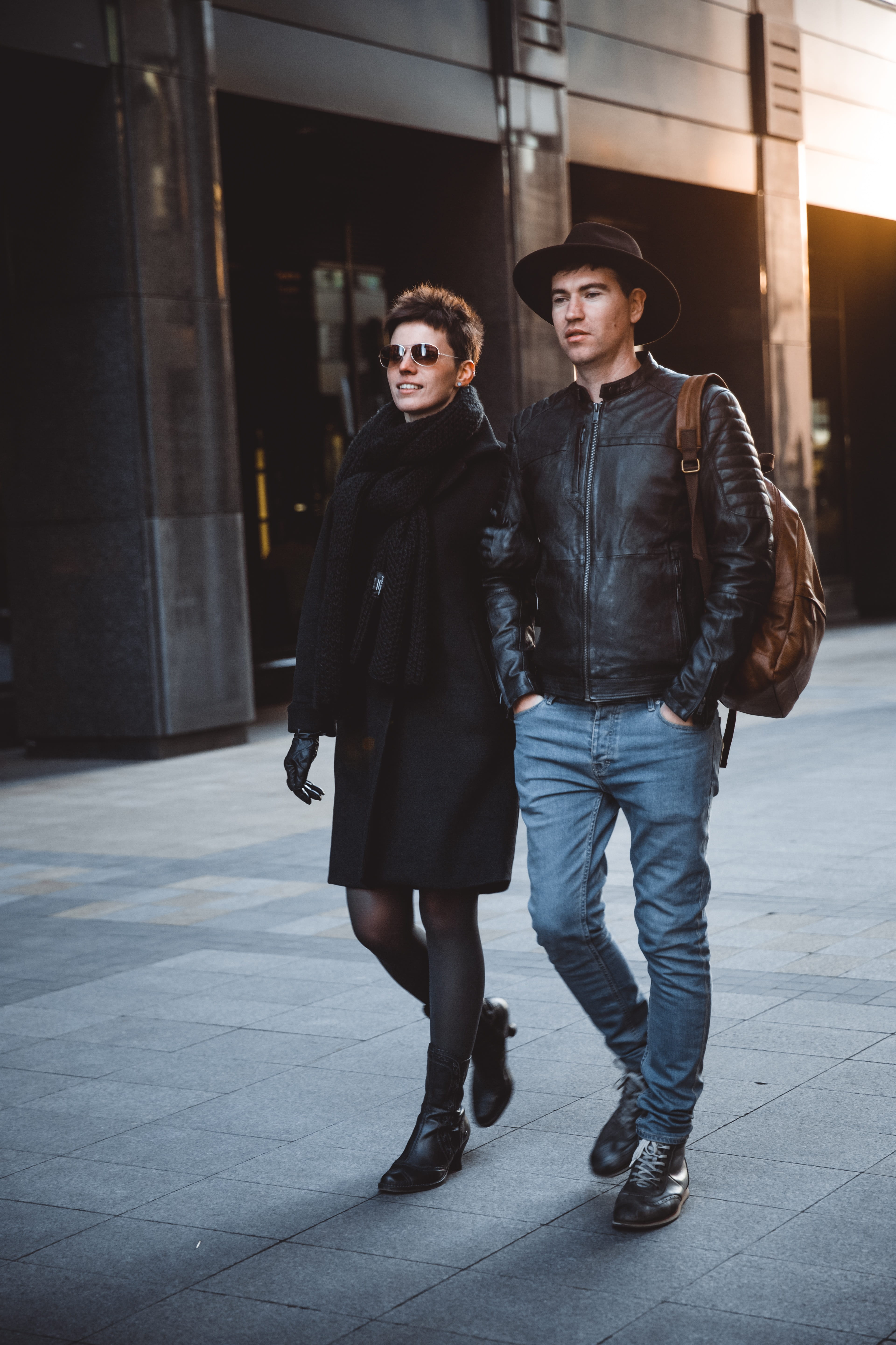 two people, romance, full length, moscow, young adult, two, however, walking, person, real people, boy, 5K, people, family, lavstori, young women, mood, Phone HD Wallpaper