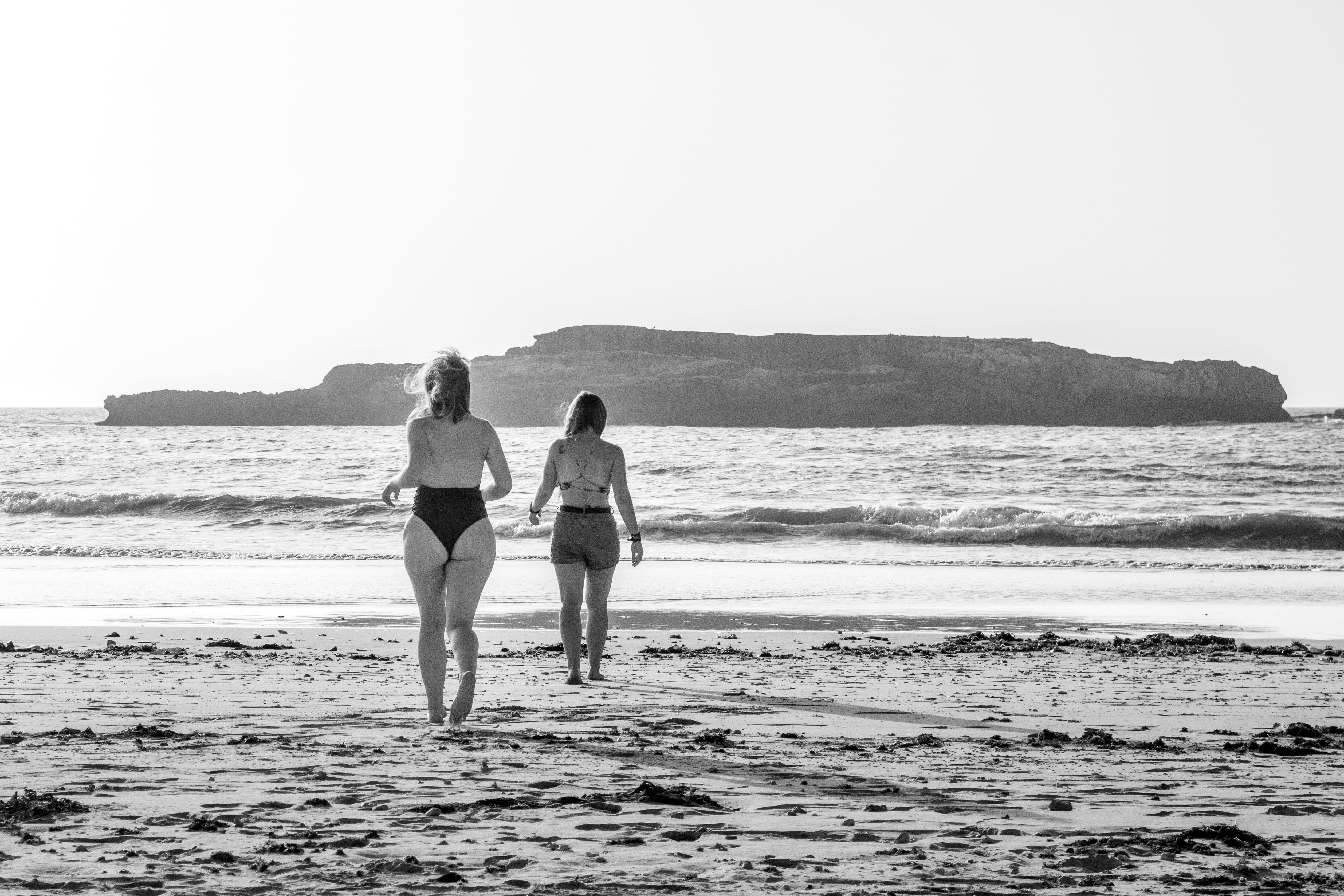 leisure, water, walking, happy, people, beautiful, happiness, standing, leisure activity, joy, couple - relationship, sea, bonding, friends, holiday, adult, HD Wallpaper