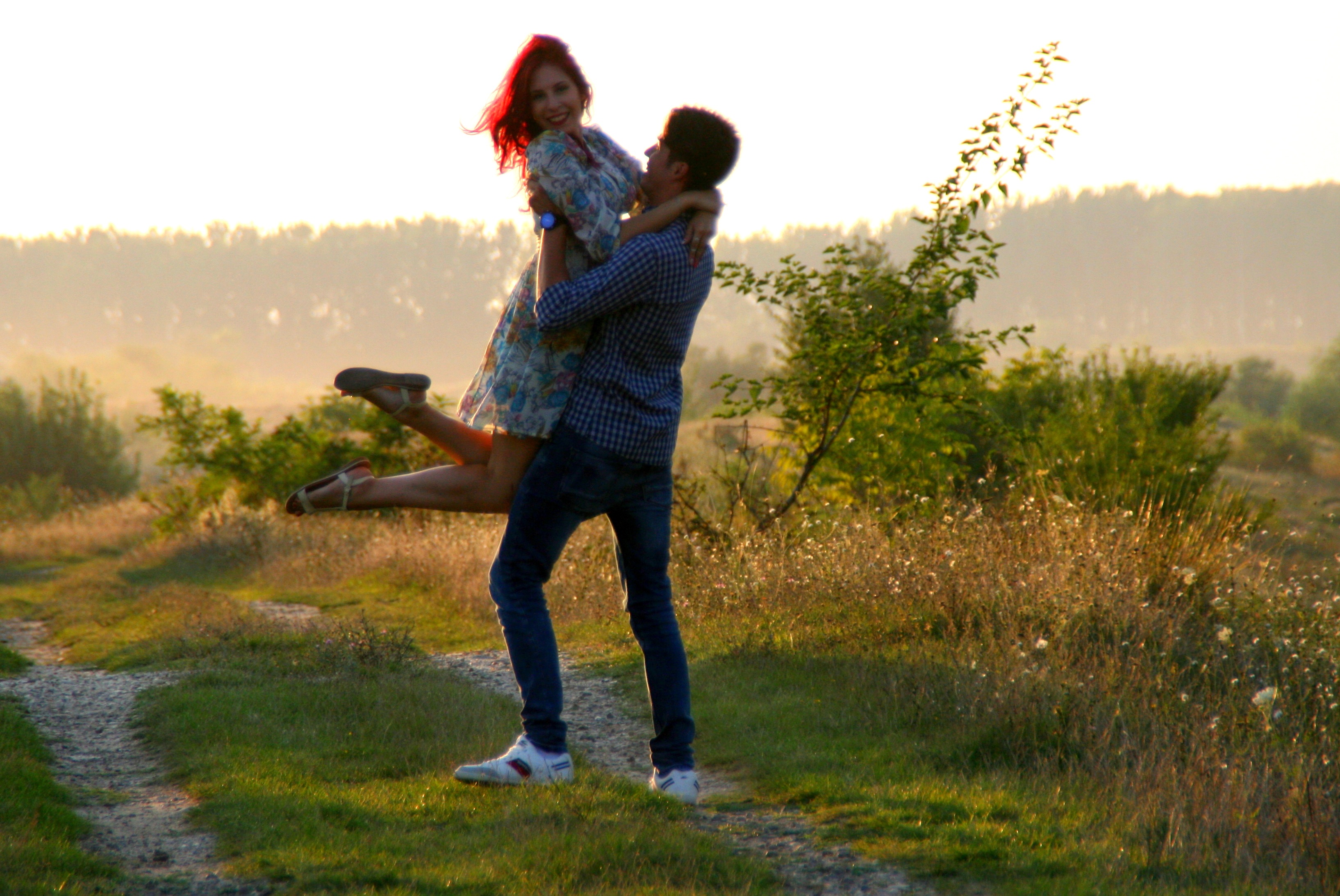 women, togetherness, men, young women, boy, females, sunset, standing, 2K, people, hug, caucasian Ethnicity, bounce, positive emotion, summer, land, two people, HD Wallpaper