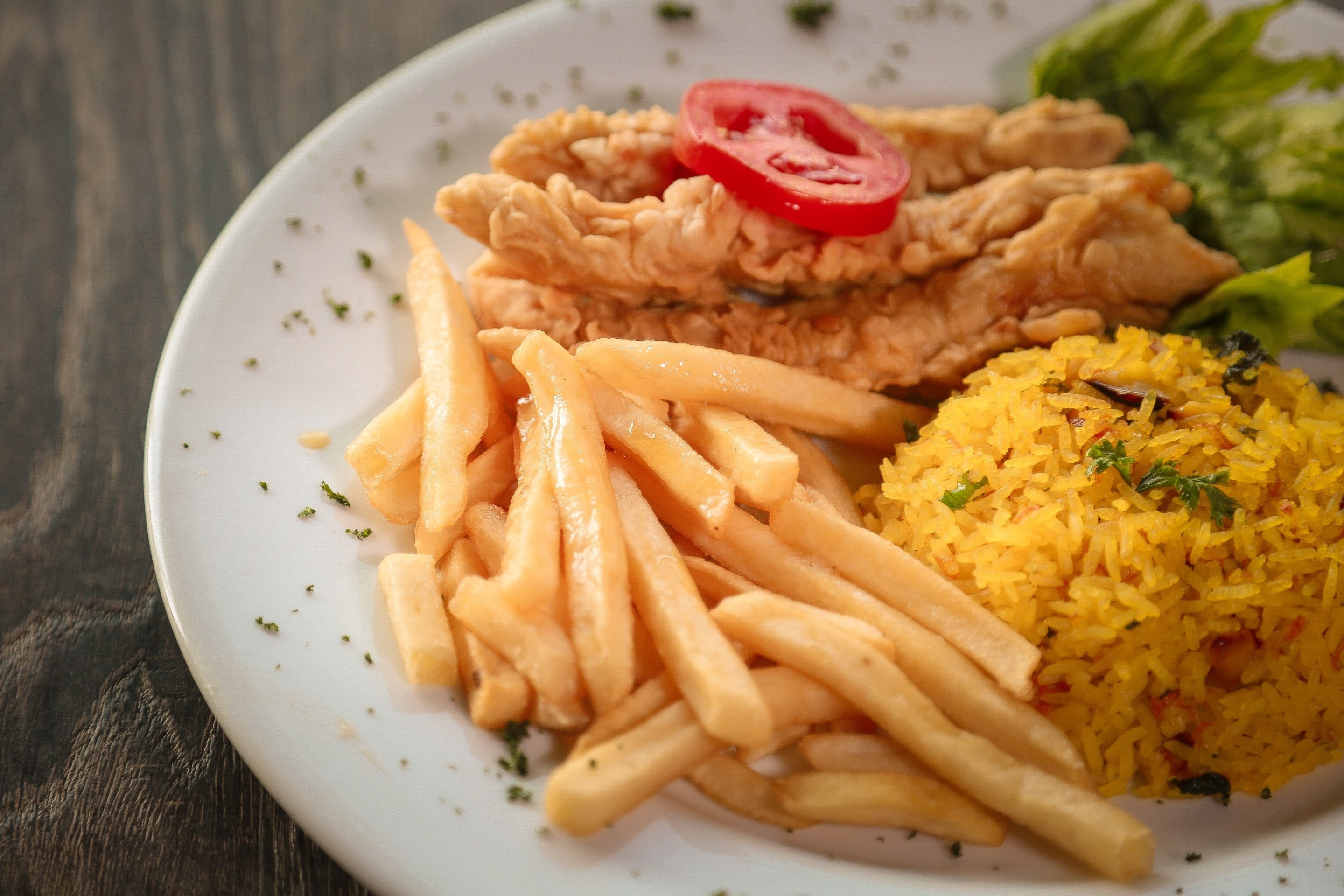 table, pasta, delicious, ready-to-eat, food, restaurant, gourmet, fired, garnish, fried, indoors, meal, no people, sauce, chicken, snack, prepared potato, HD Wallpaper