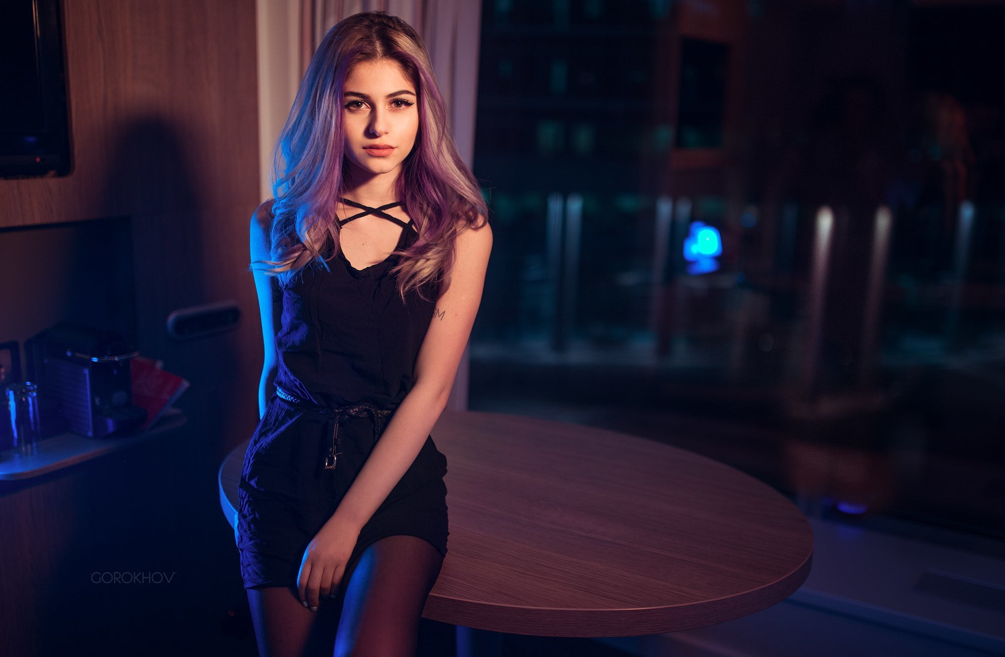 one person, 1080P, adult, nightlife, Galina Rover, table, women, girl, hair, tights, beautiful people, beautiful woman, clothing, black, young women, long hair, HD Wallpaper