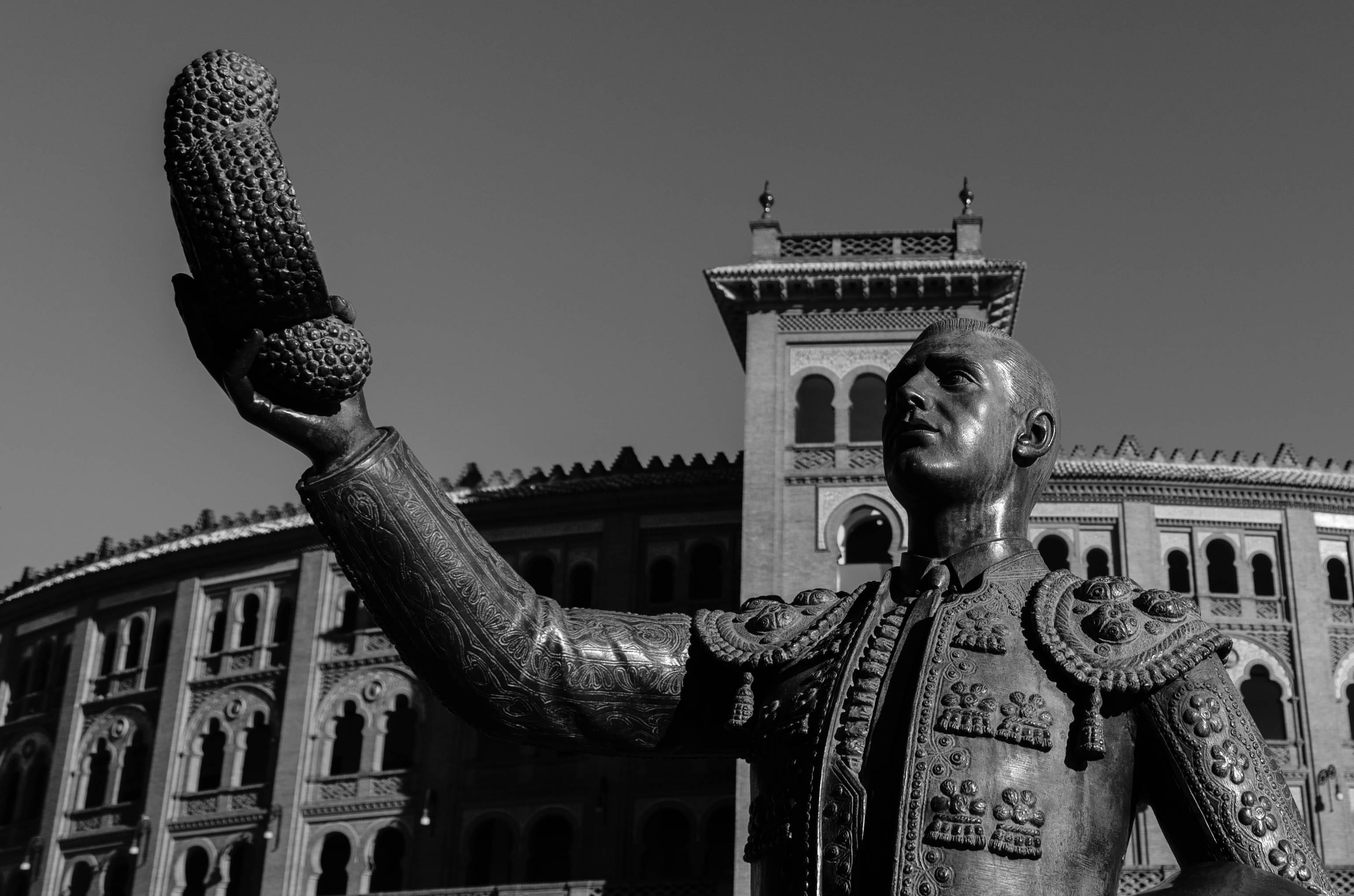 architecture, madrid, plaza, bullfighter, toreador, building, art and craft, craft, torero, lasventas, built structure, sky, no people, human representation, HD Wallpaper