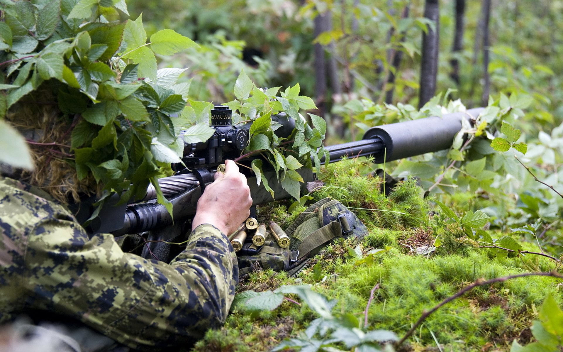 outdoors, camouflage clothing, holding, black, men, growth, Sniper, green color, tree, 1080P, aiming, armed forces, Weapon, Military, Gun, rifle, Forest, HD Wallpaper