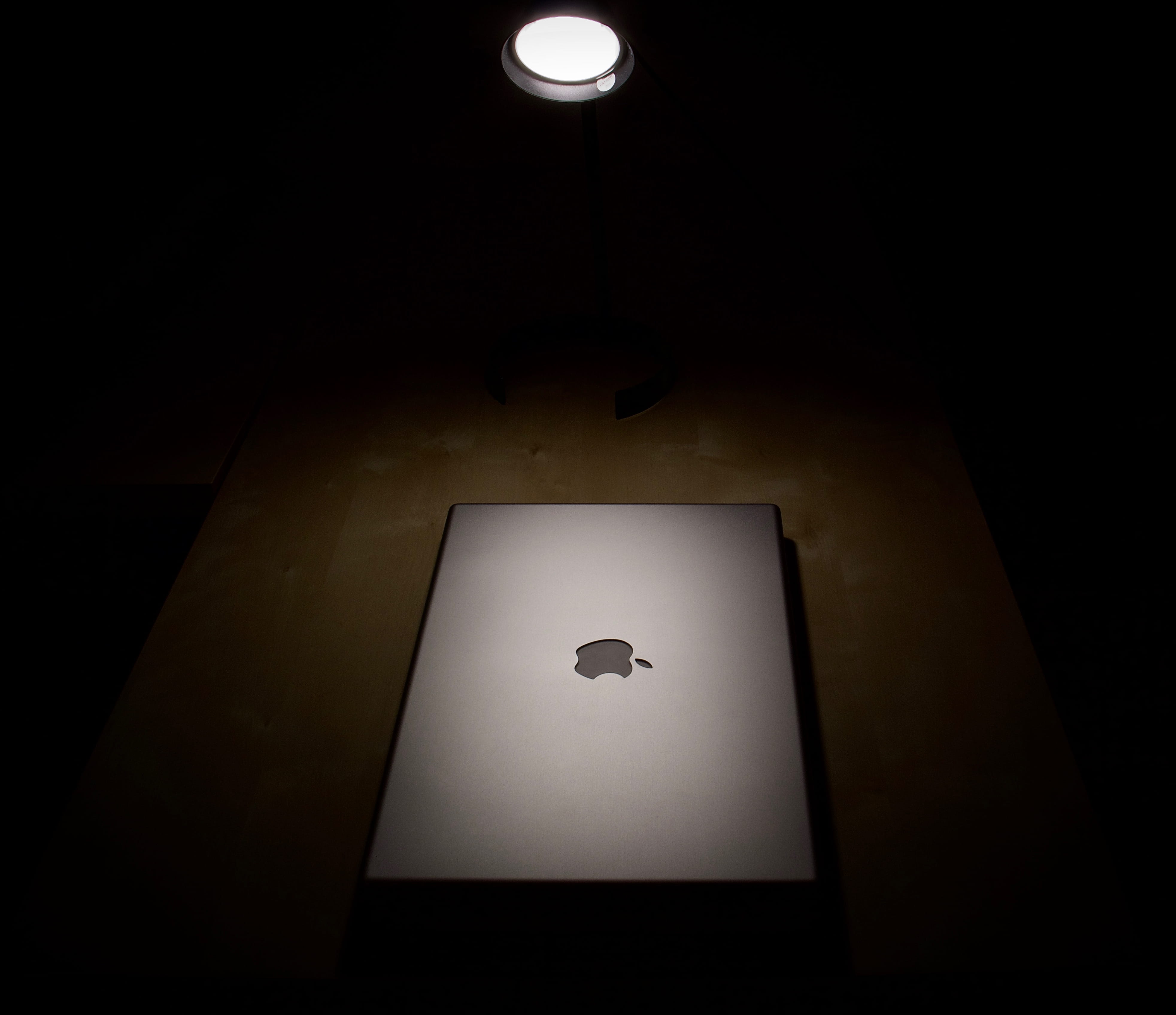 spotlight, recessed light, light, finished work, end of day, copy space, indoor, night, absence, low-key, architecture, office, light - natural phenomenon, HD Wallpaper