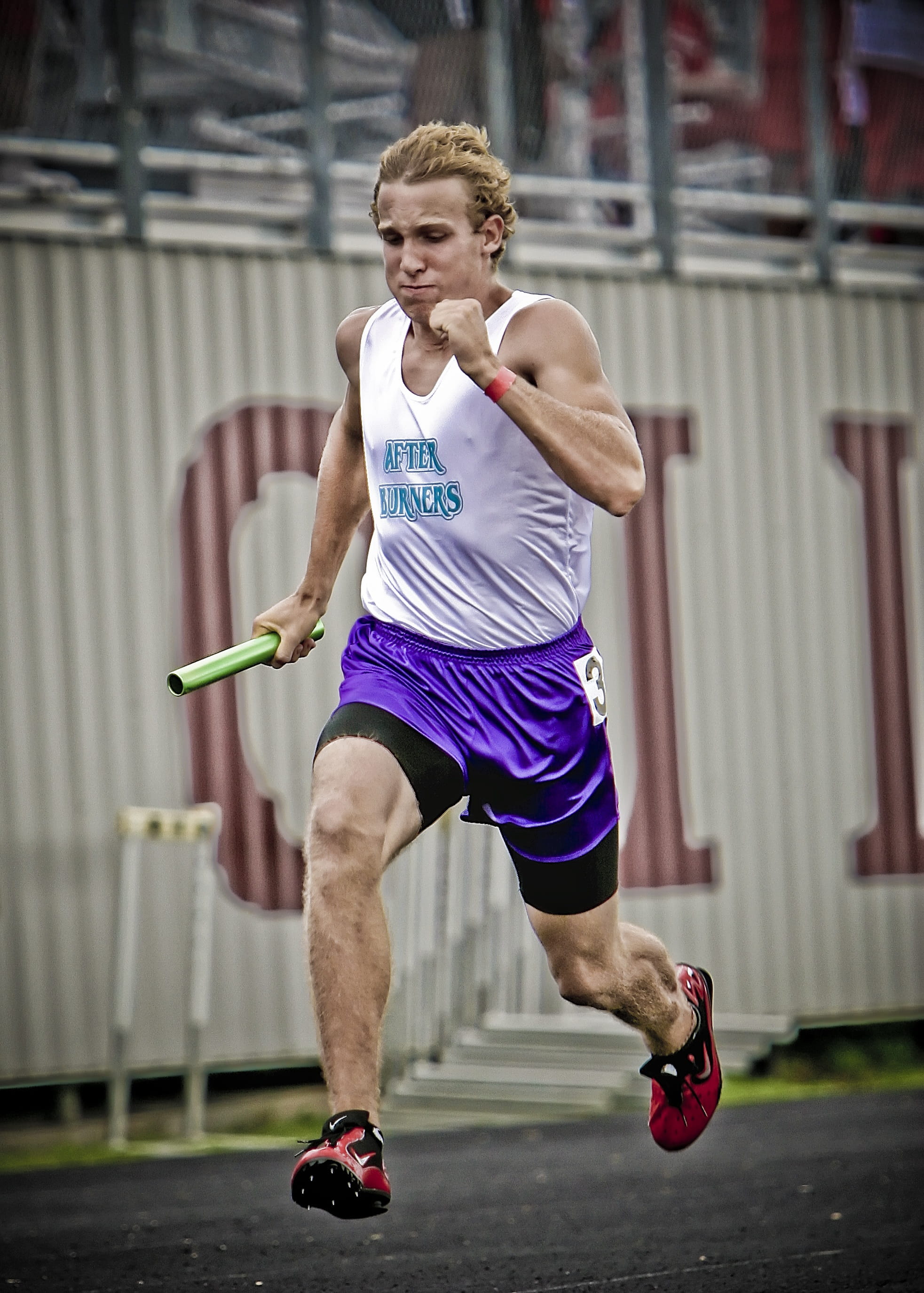 competition, texan, lifestyles, relay race, tank top, tank, real people, clothing, run, leader, healthy lifestyle, runner, fit, effort, male, white, one man only, Phone HD Wallpaper