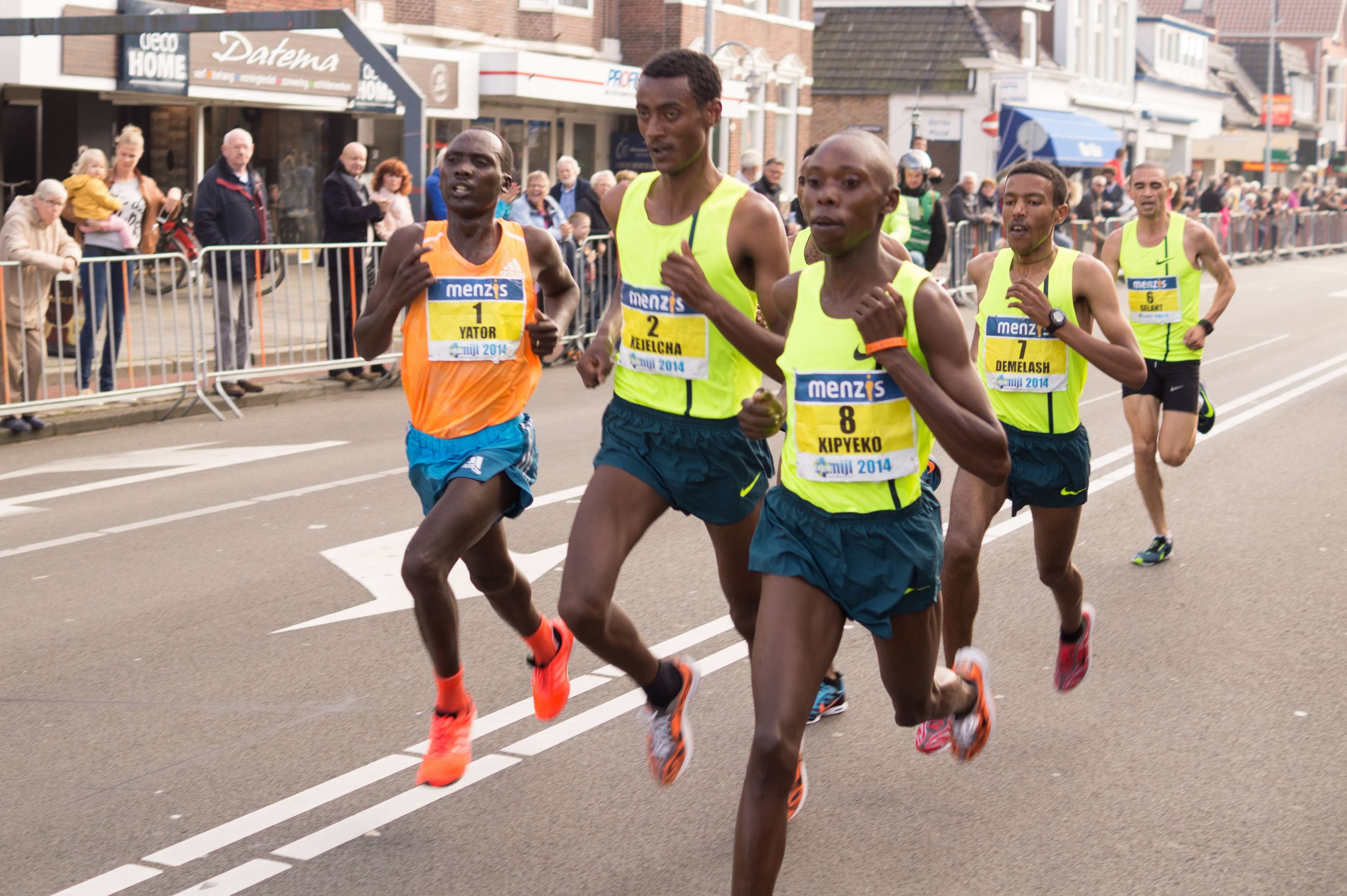 transportation, sport, clothing, city, crowd, team, competitive sport, run, street, competition, real people, architecture, group, men, runner, sports race, HD Wallpaper