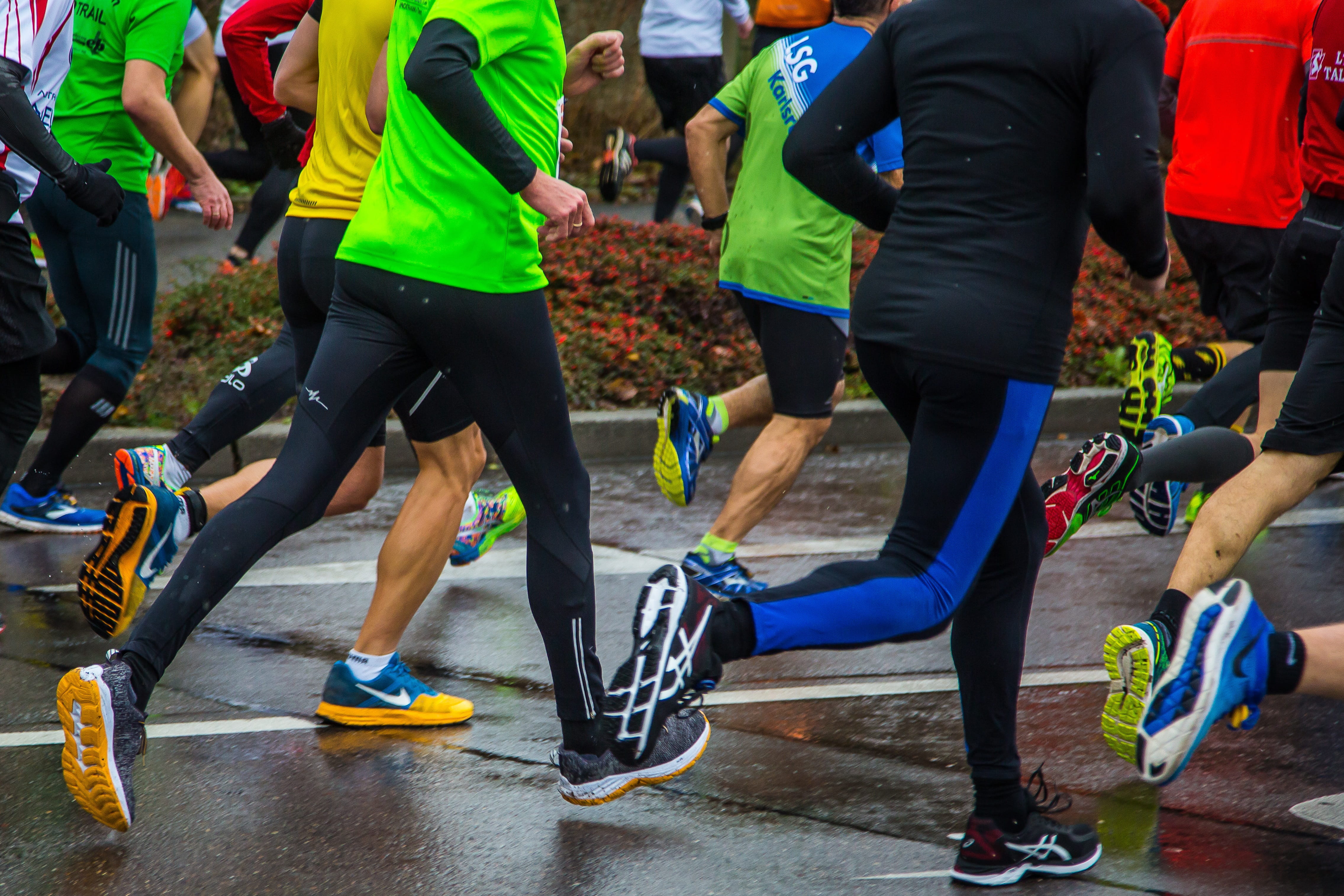 run, day, healthy lifestyle, sports shoe, body part, exercising, motion, human body part, fit, jogging, group of people, sport, real people, marathon, clothing, HD Wallpaper