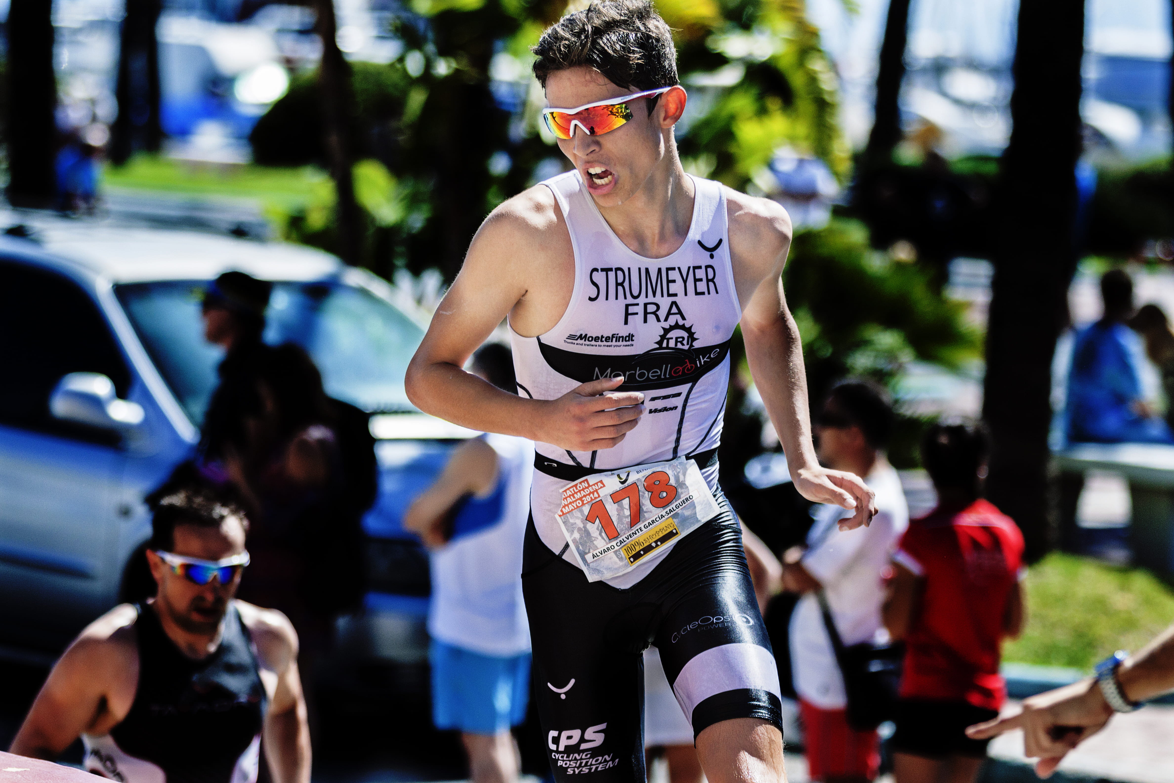 man, front view, group of people, sports Race, running, day, lifestyles, id, focus on foreground, incidental people, text, real people, three quarter length, HD Wallpaper