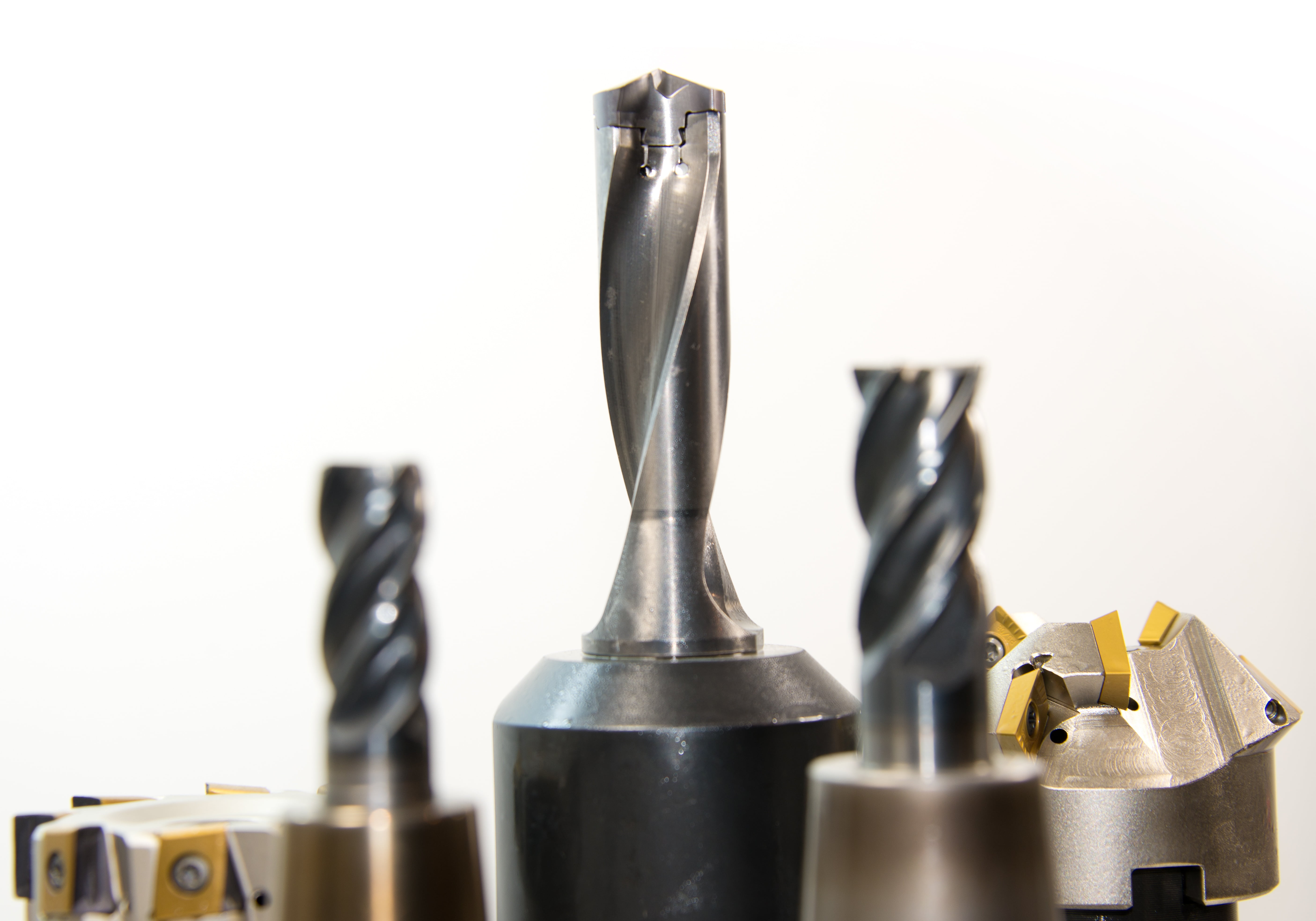 turn, food, metal construction, black, plane, zerspahnung, focus, man made object, studio shot, machine, copy space, metalworking, close-up, 5K, pointed, HD Wallpaper