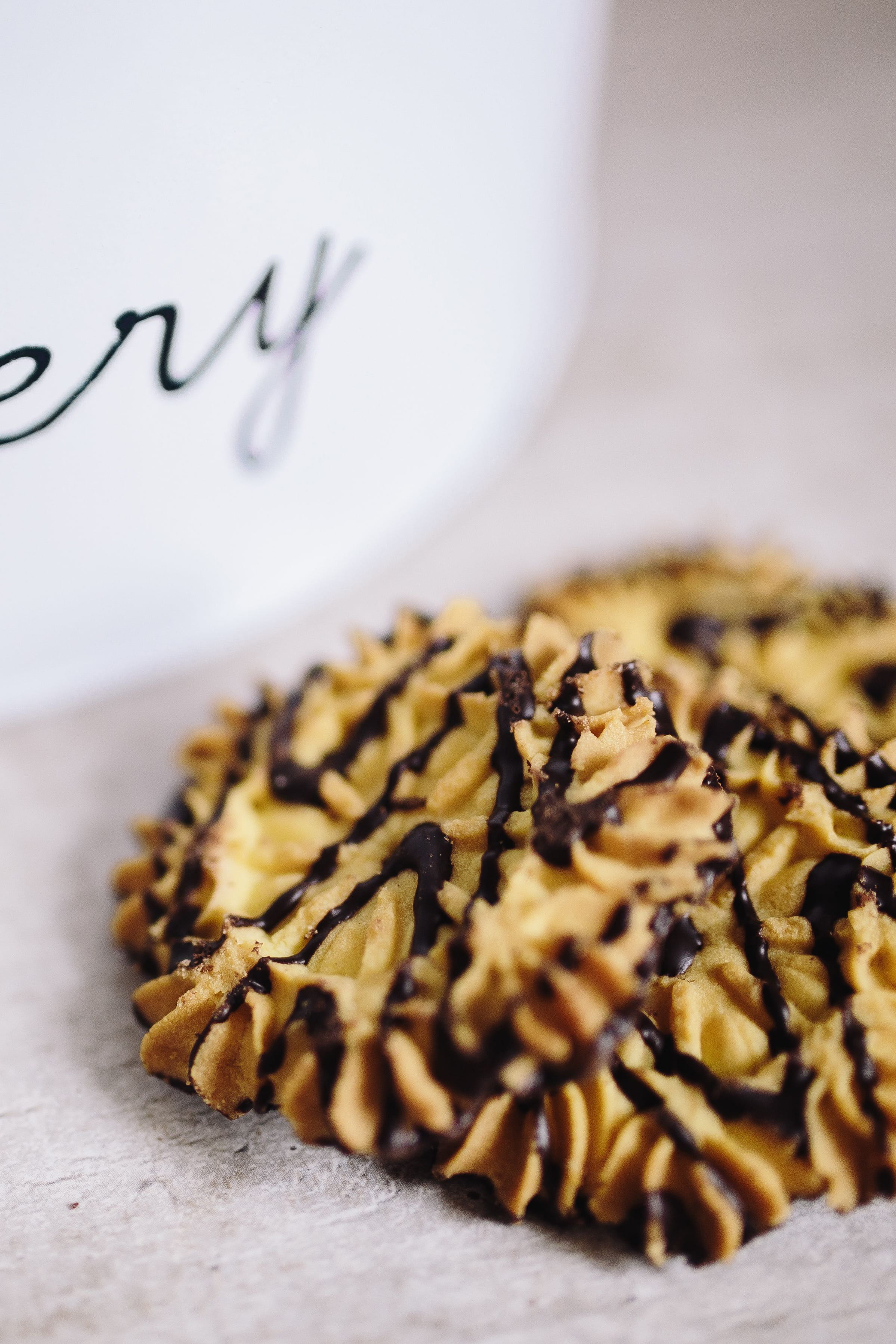 ready-to-eat, dessert, text, indoors, temptation, seed, food, snack, healthy eating, table, indulgence, Cookie, baked, refreshment, no People, wood - Material, Phone HD Wallpaper