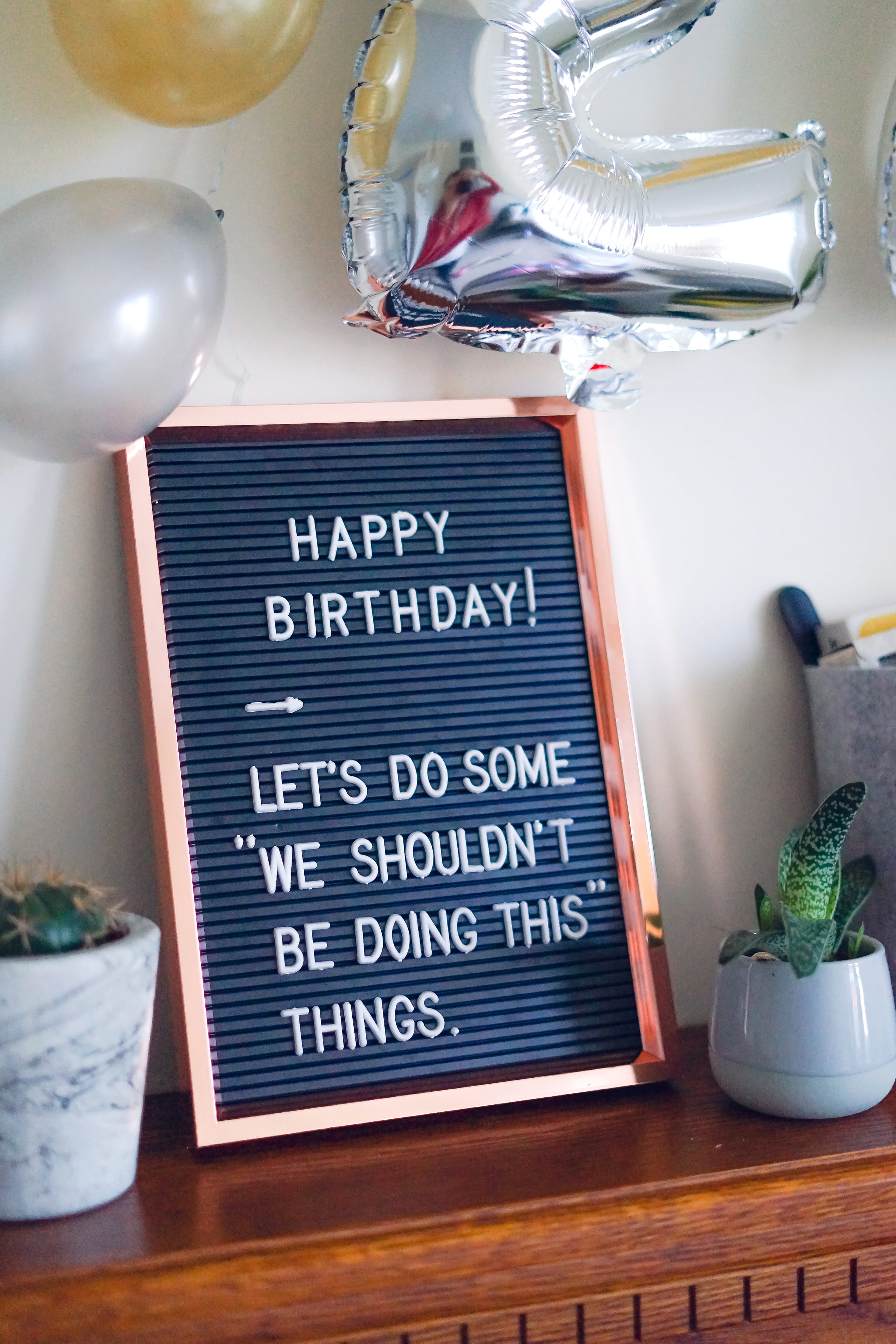 container, decoration, information, green, message, text, quote, sign, blackboard, food and drink, indoors, birthday, tabletop, communication, information sign, Phone HD Wallpaper