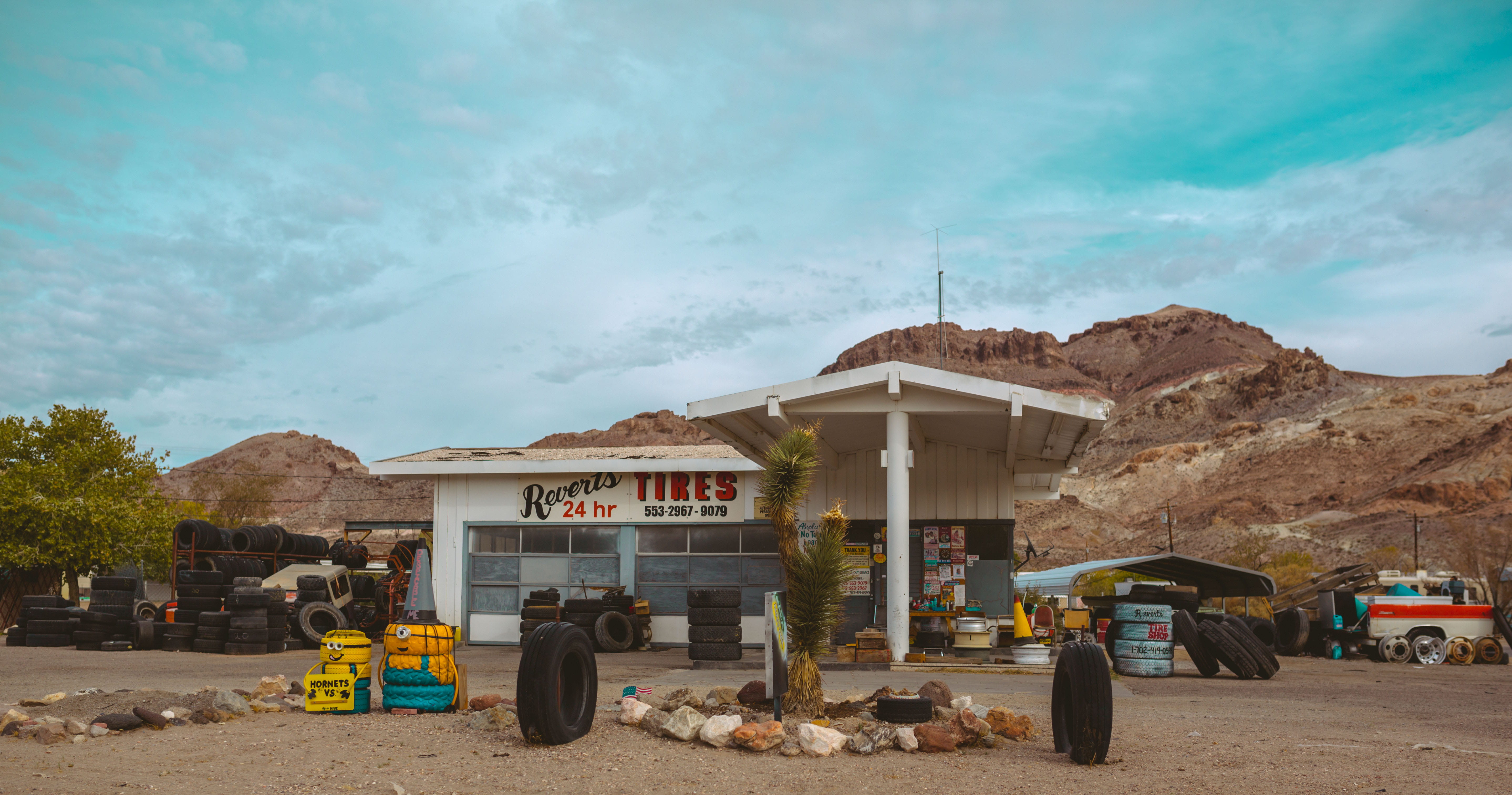 day, nature, road, transportation, nevada, street, america, vegas, car, built structure, mode of transportation, cloud - sky, architecture, minions, mountain, HD Wallpaper