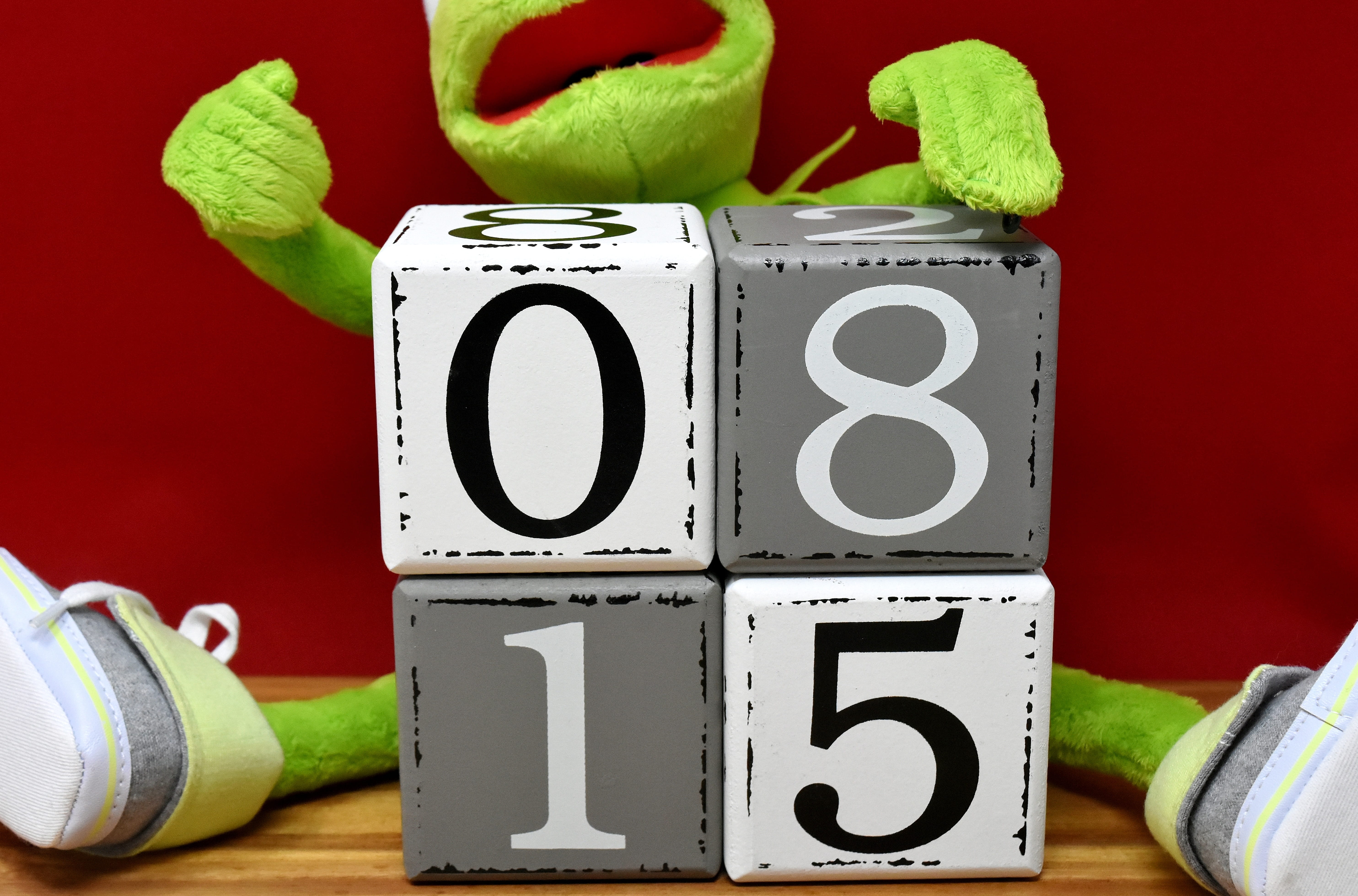 calendar, 0815, letter, wooden blocks, soft toy, 5K, indoors, healthy eating, toy, nothing special, man made, cut out, red, green color, tape measure, HD Wallpaper