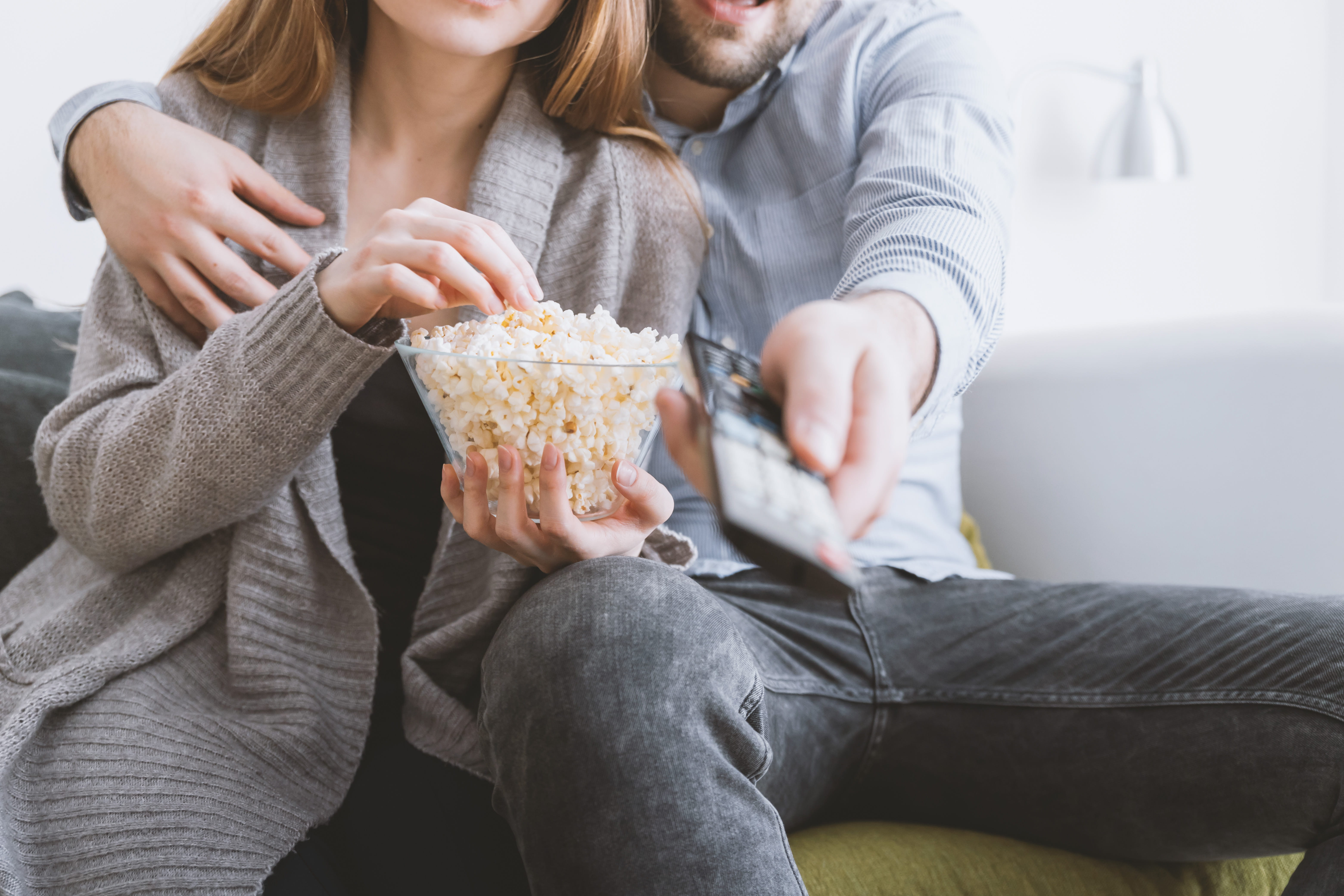 snack, men, casual clothing, front view, sitting, living room, home, young, leisure activity, three quarter length, relaxing, holding, furniture, couple - relationship, HD Wallpaper