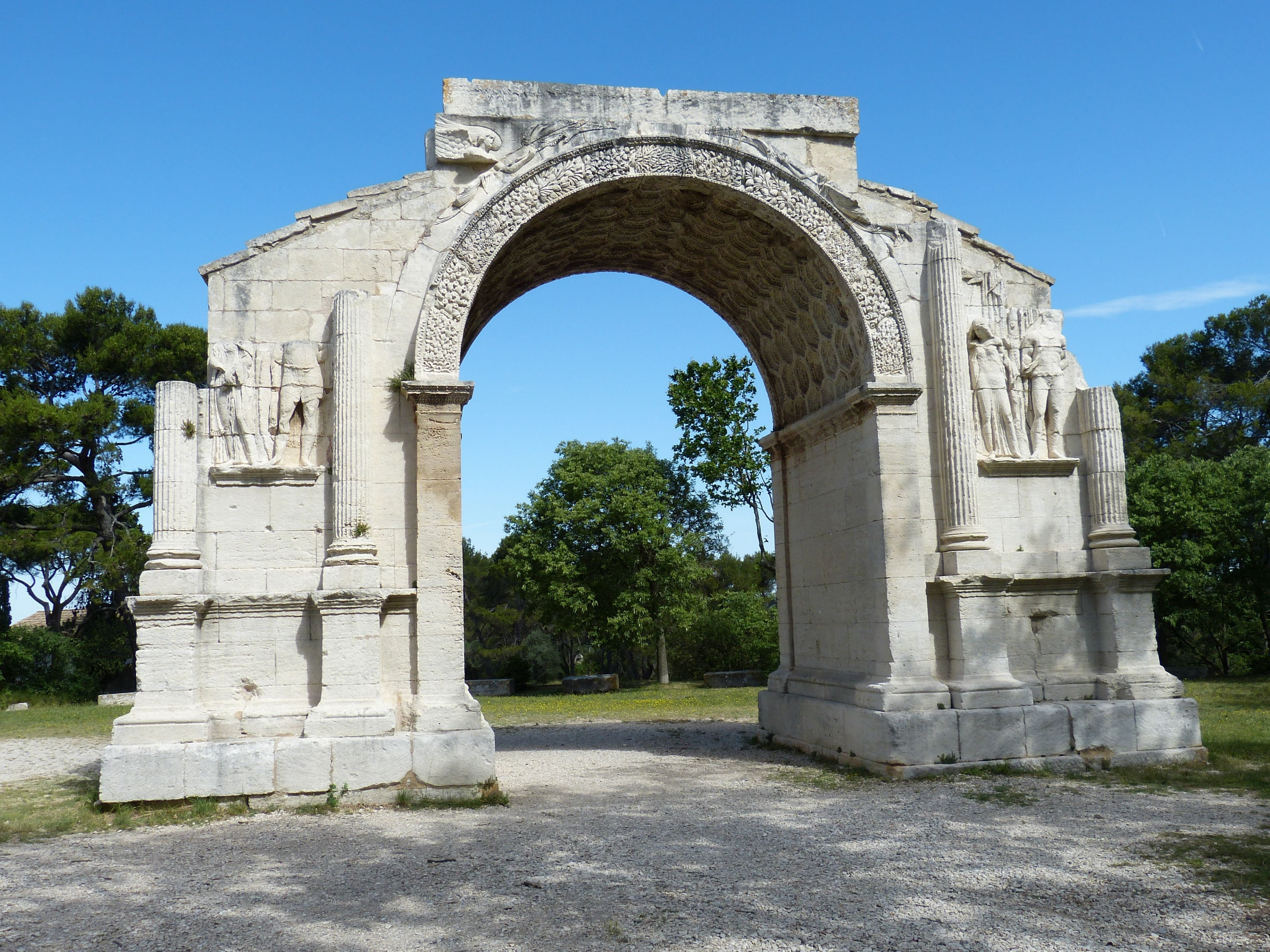 entrance, monument, travel destinations, antique, arch, France, travel, sunlight, plant, architectural column, nature, architecture, outdoors, ancient civilization, HD Wallpaper