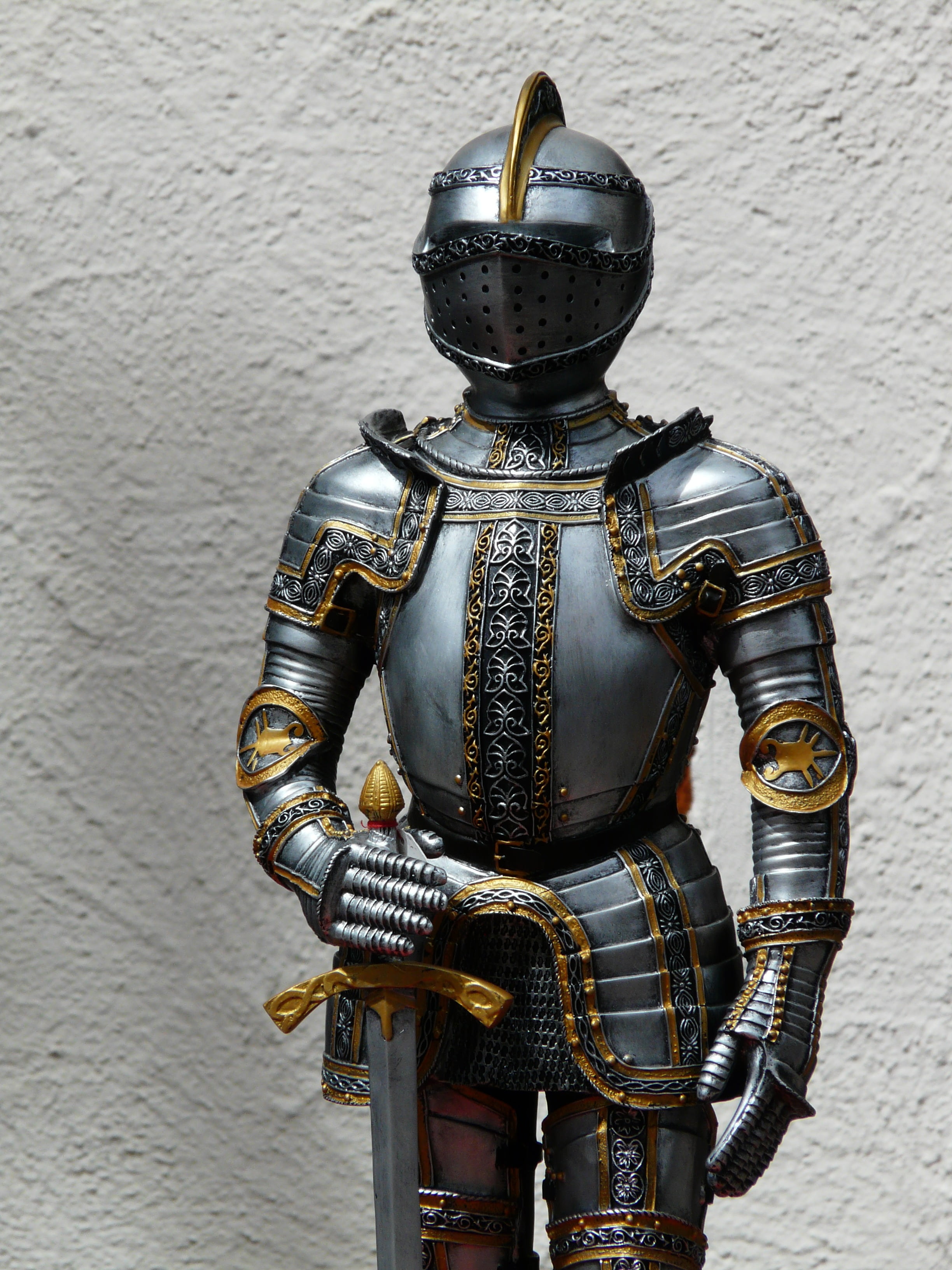 ritterruestung, craft, spirituality, architecture, art and craft, museum, creativity, male likeness, war, metal, no people, plate armour, sculpture, battle, Phone HD Wallpaper