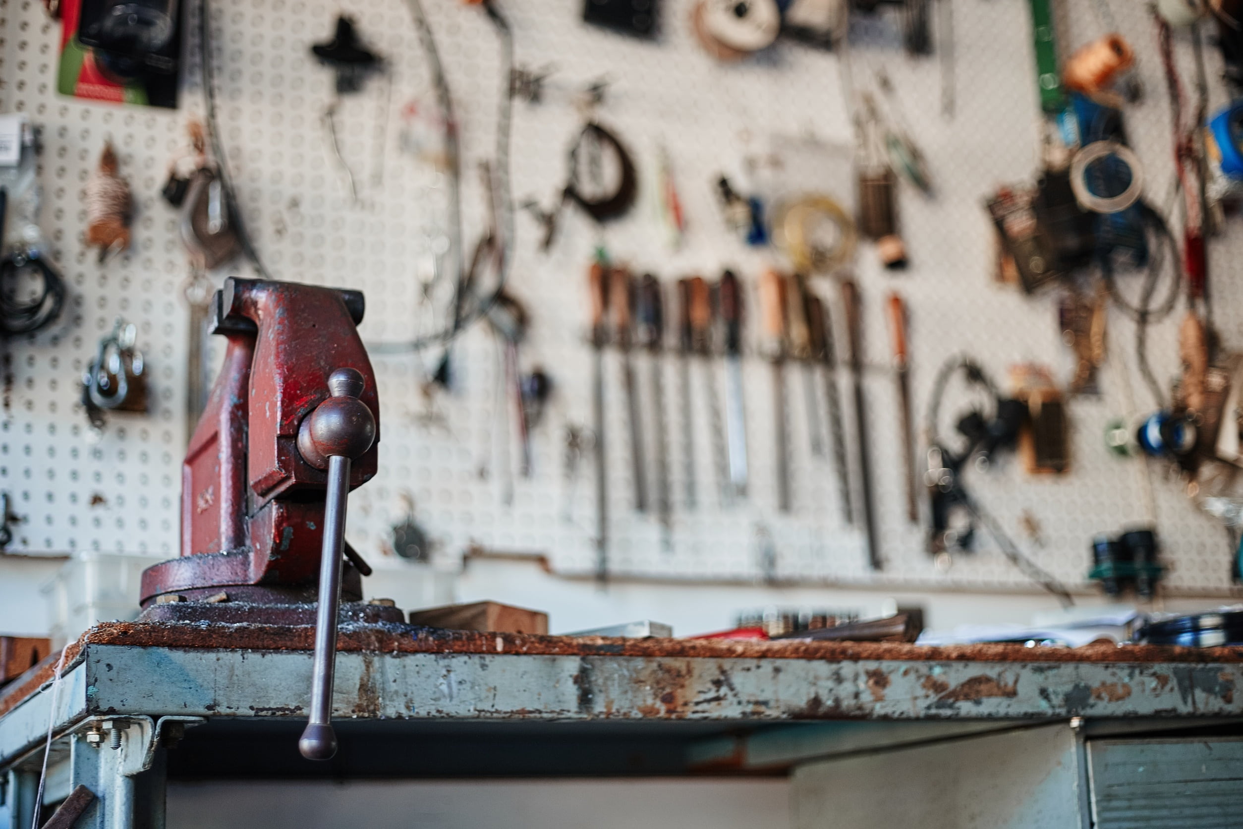 old, weathered, vice, technology, water, neat, machining, red, architecture, machine Part, metal, workshop, metalwork, manufacturing, steel, machine, damaged, HD Wallpaper