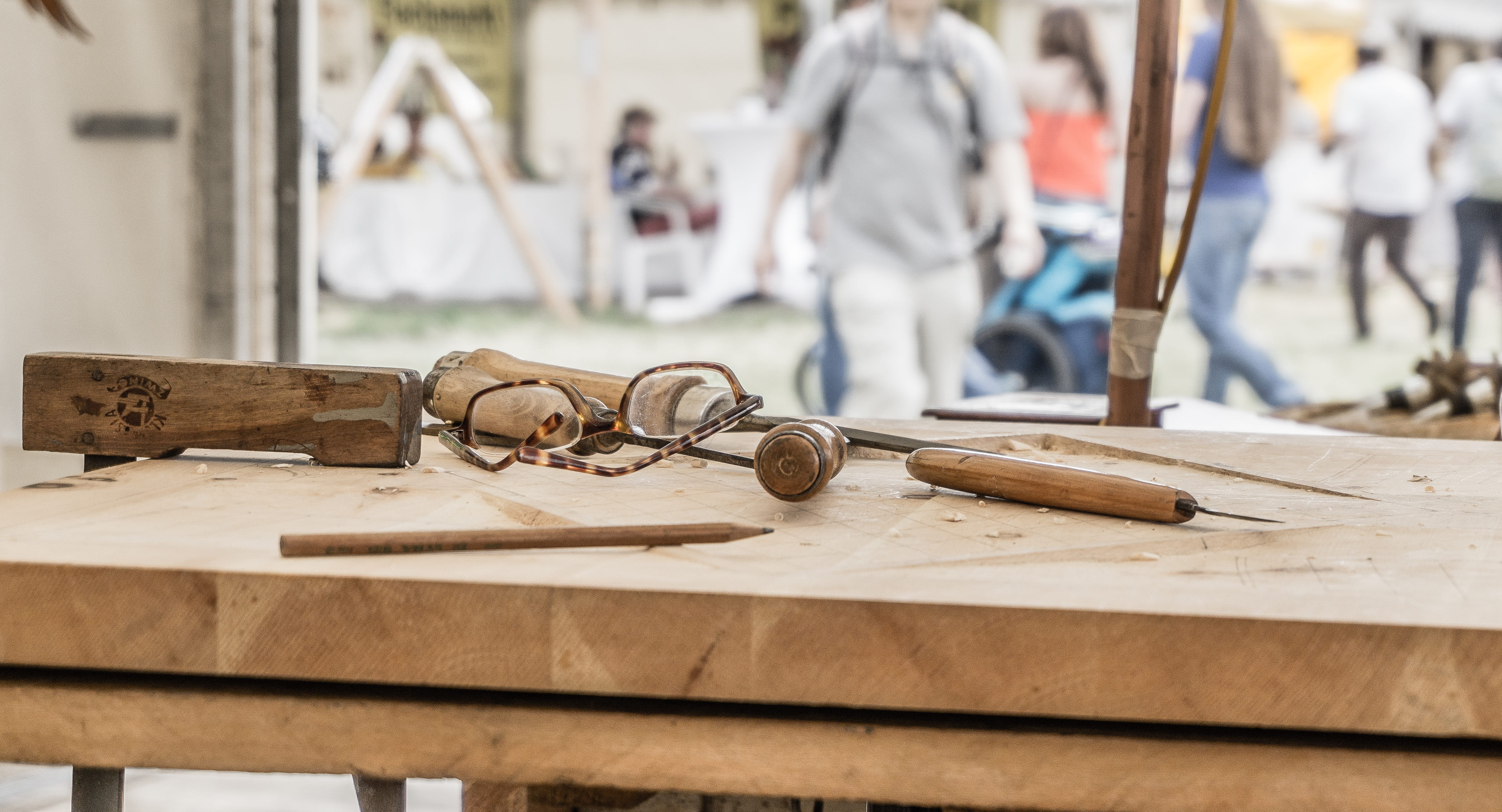 wooden, industry, spectacles, craft, manual Worker, Pause, construction Site, pencil, occupation, art and craft, hand tool, workshop, craftsperson, table, HD Wallpaper