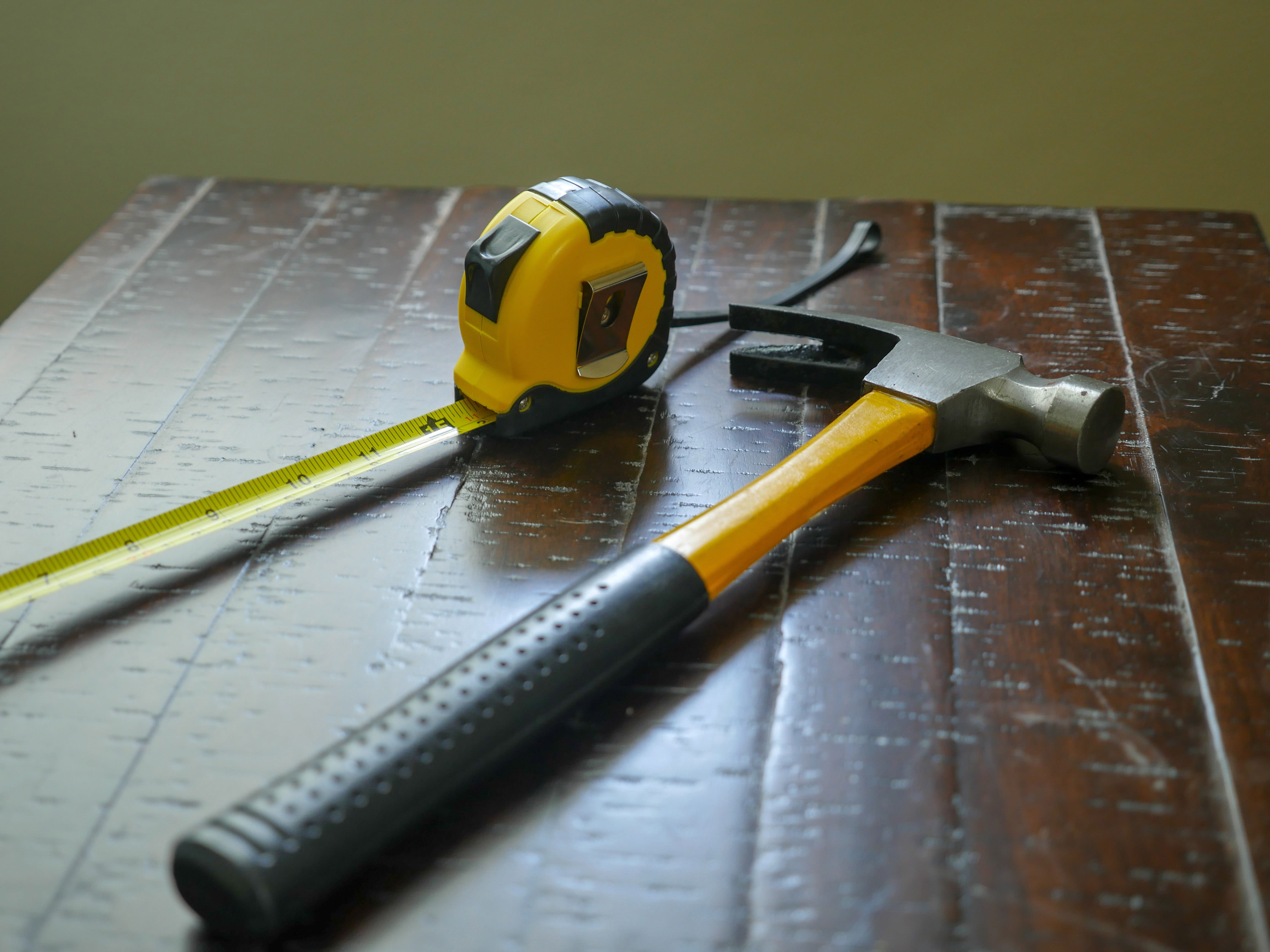 still life, sitting, work, wood - material, tool, hand tool, repair, close-up, hammer, yellow, social issues, wood, wooden, sharp, group of objects, work tool, HD Wallpaper