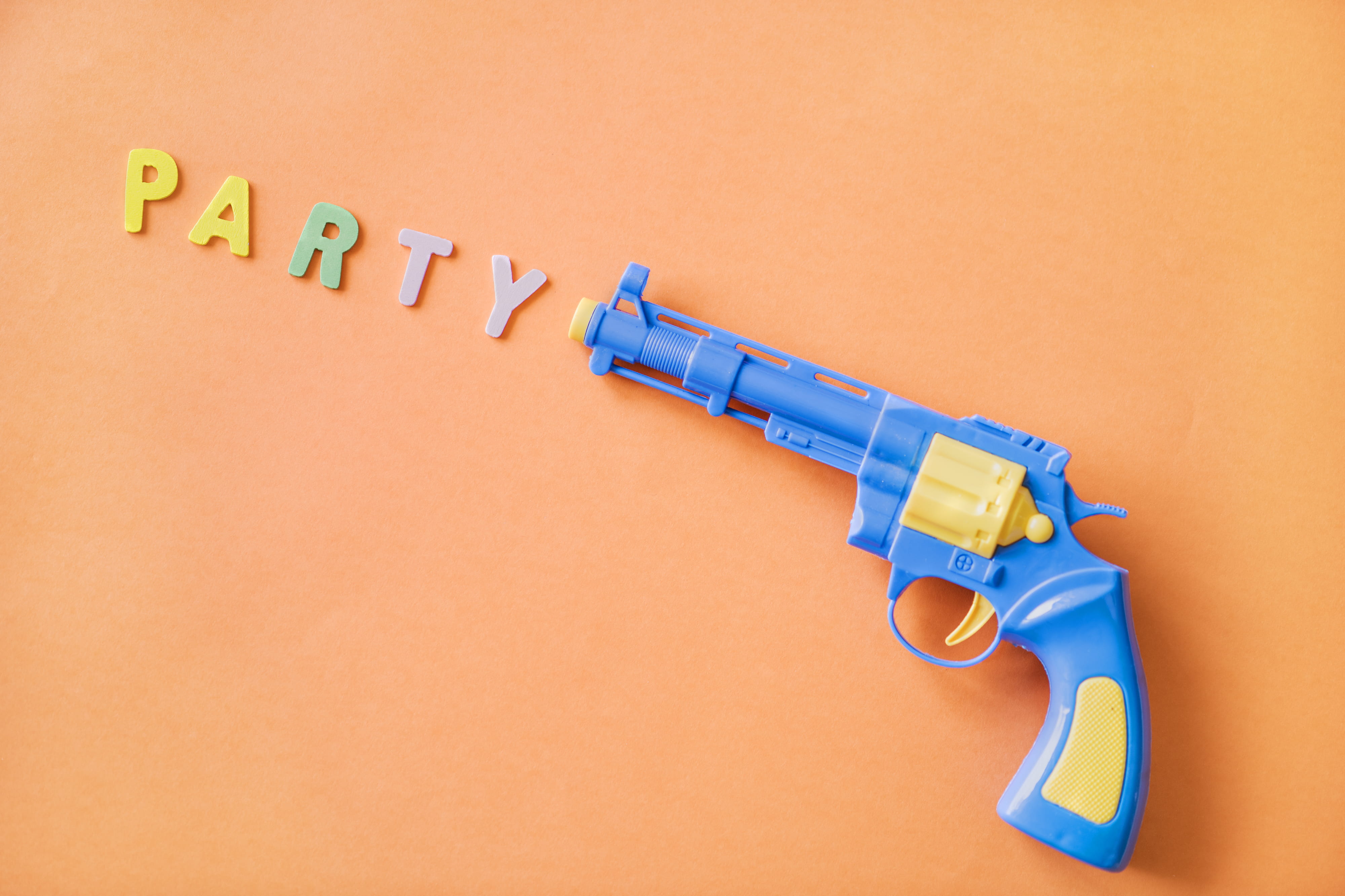 communication, toy gun, playful, safety, fake, orange, handgun, game, fun, colored background, party, childhood, colorful, in a row, revolver, 4K, sign, HD Wallpaper