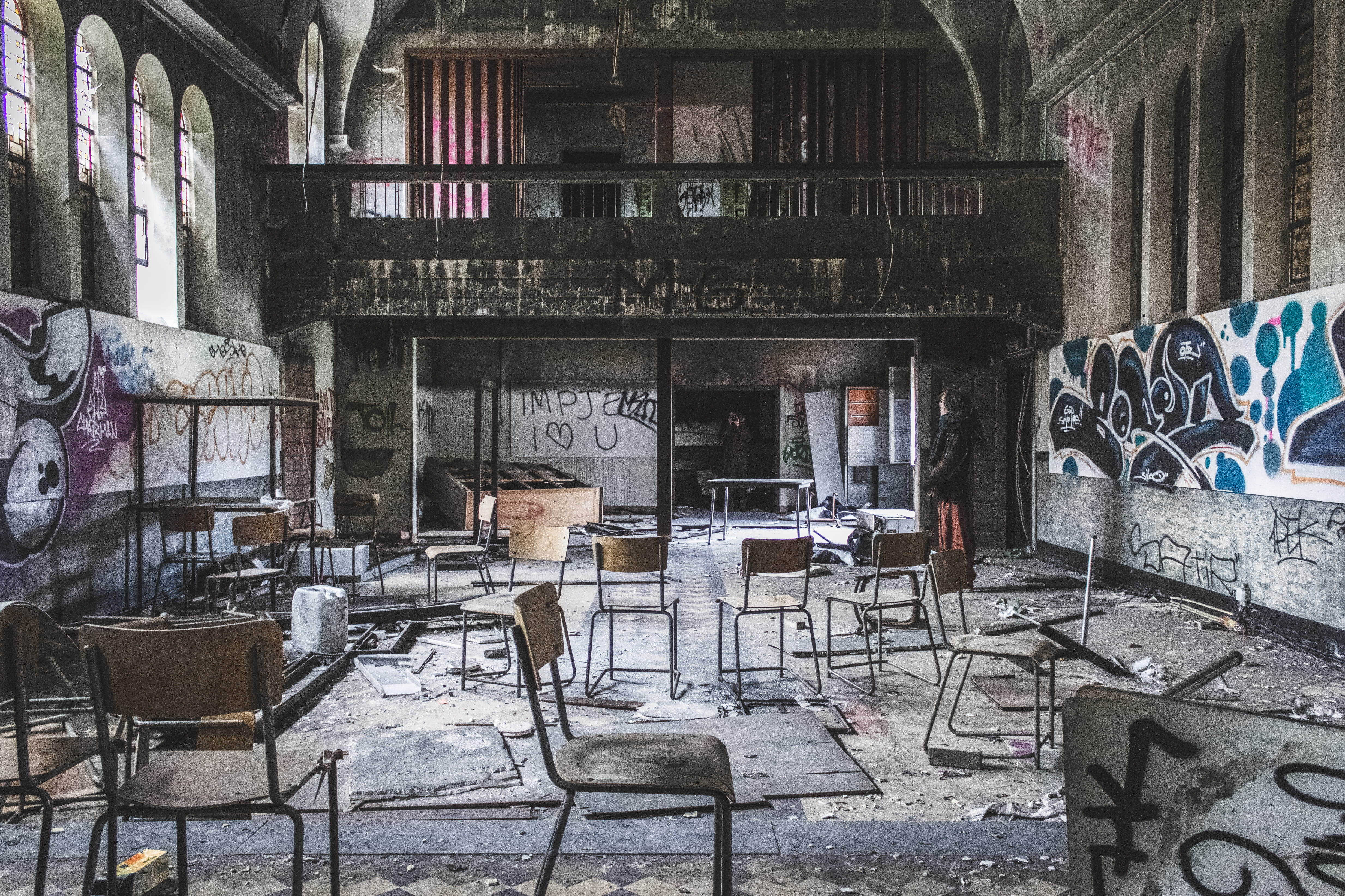 chair, scattered, indoor, building, shelf, room, old, deterioration, obsolete, furniture, messy, Belgium, 4K, indoors, decline, urban decay, seat, restaurant, HD Wallpaper