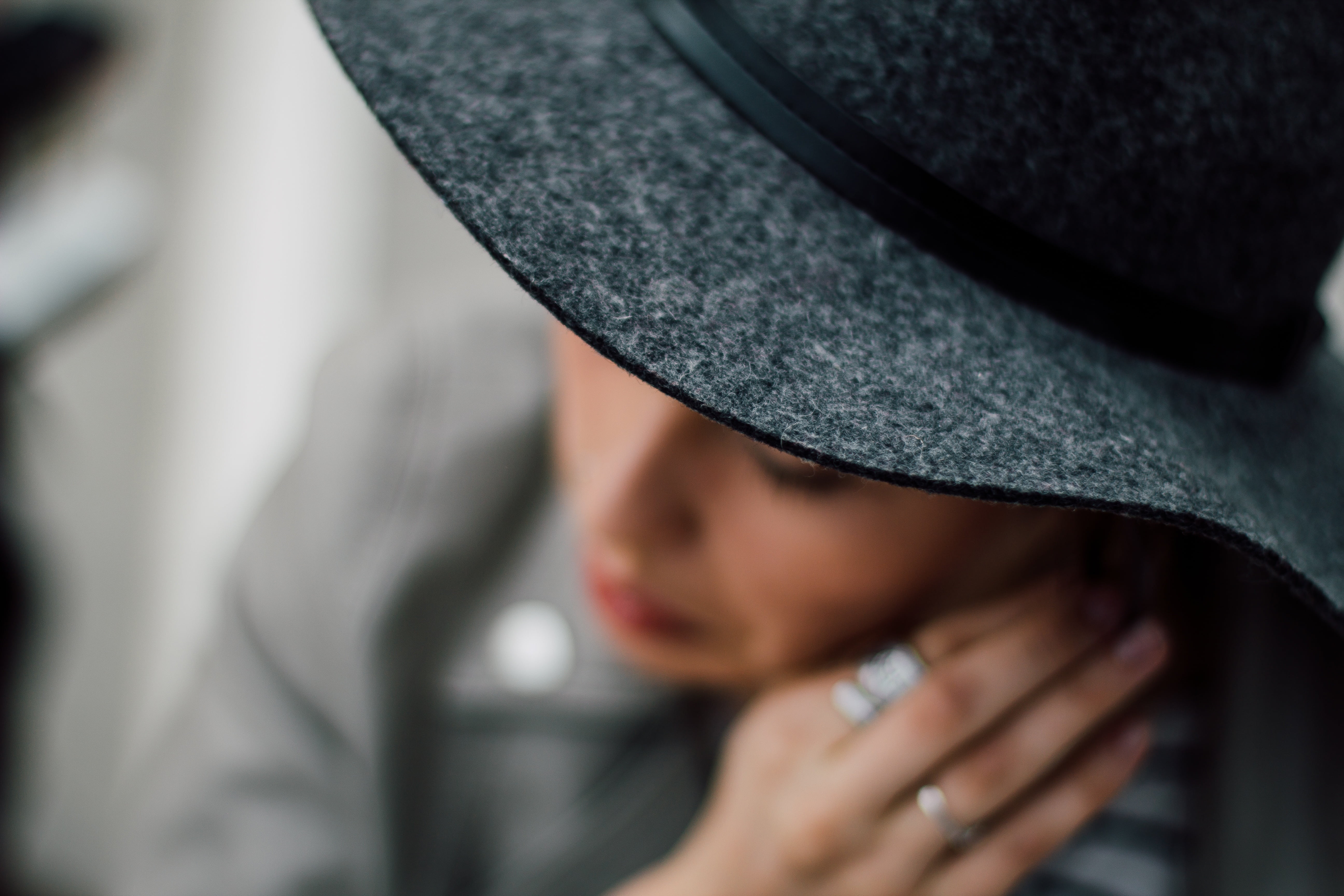one man only, adult, 5K, close-up, hooded shirt, people, emotion, elegance, gray, lifestyle, adults only, males, looking, portrait, young adult, person, HD Wallpaper