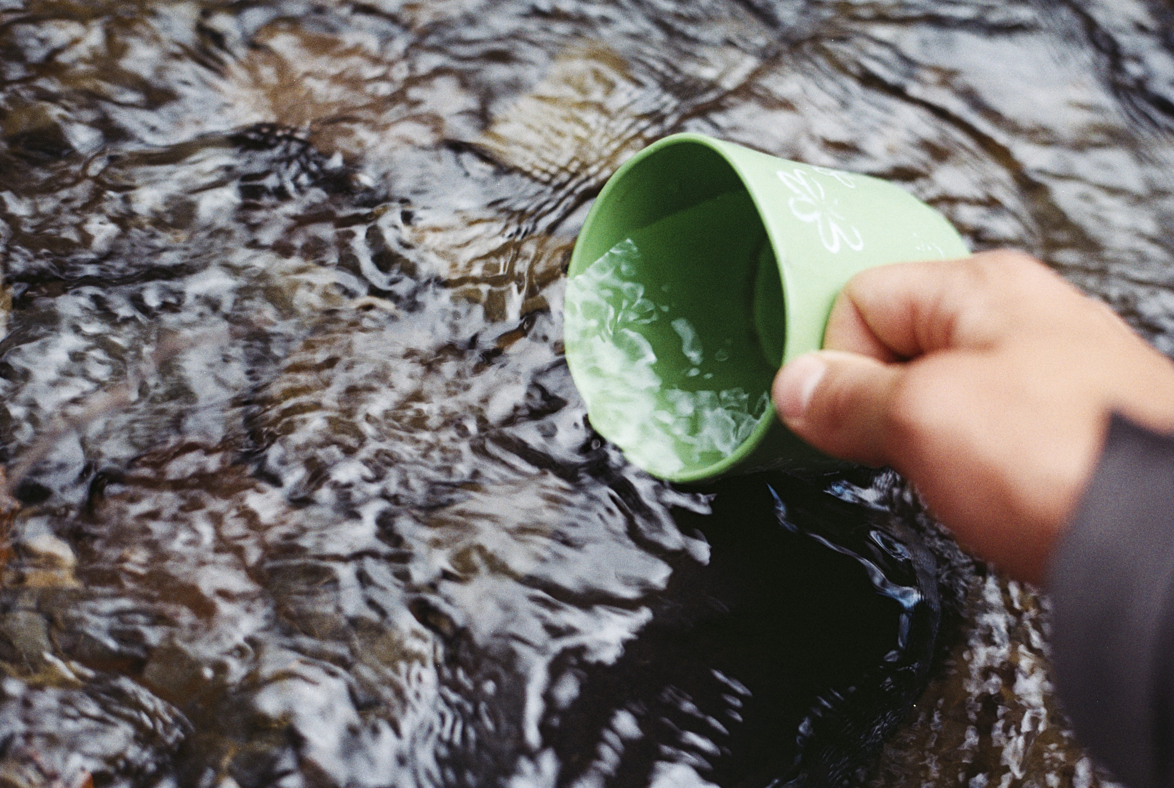camping, child, human body part, survival, motion, childhood, nature, water, using, bushcraft, 2K, plant part, day, close-up, drinking, fresh water, adventure, HD Wallpaper