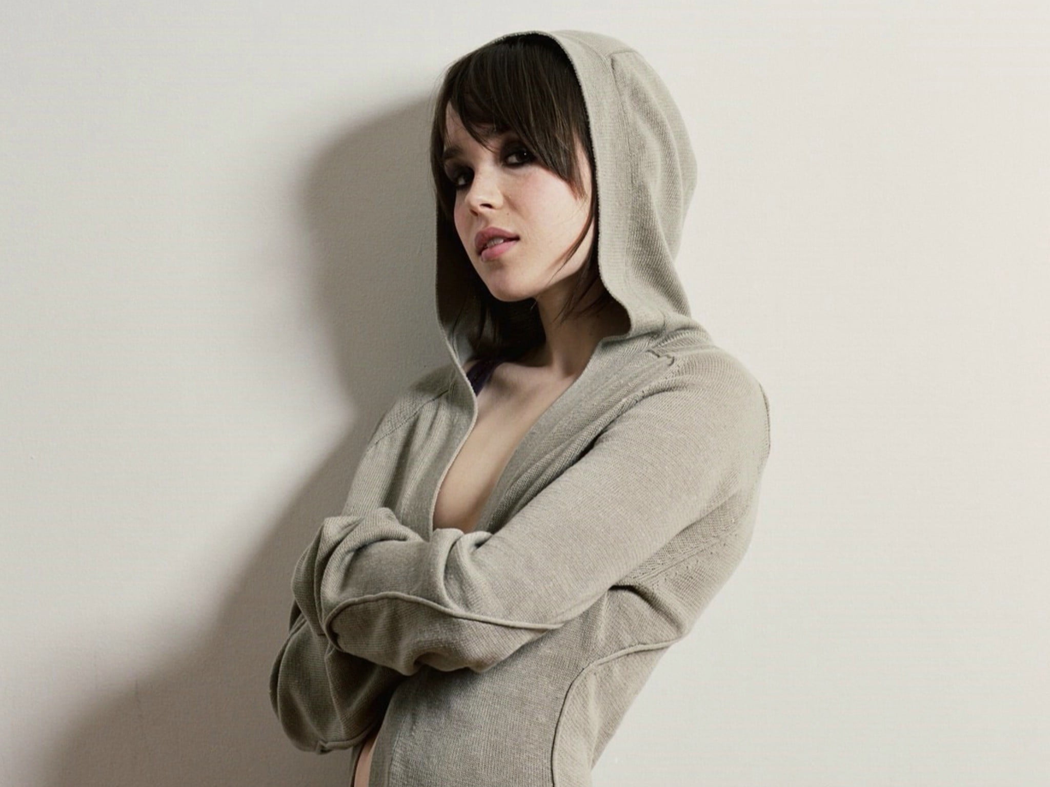 adult, young women, women, clothing, contemplation, wall - building feature, indoors, hairstyle, one person, depression - sadness, waist up, brown hair, HD Wallpaper