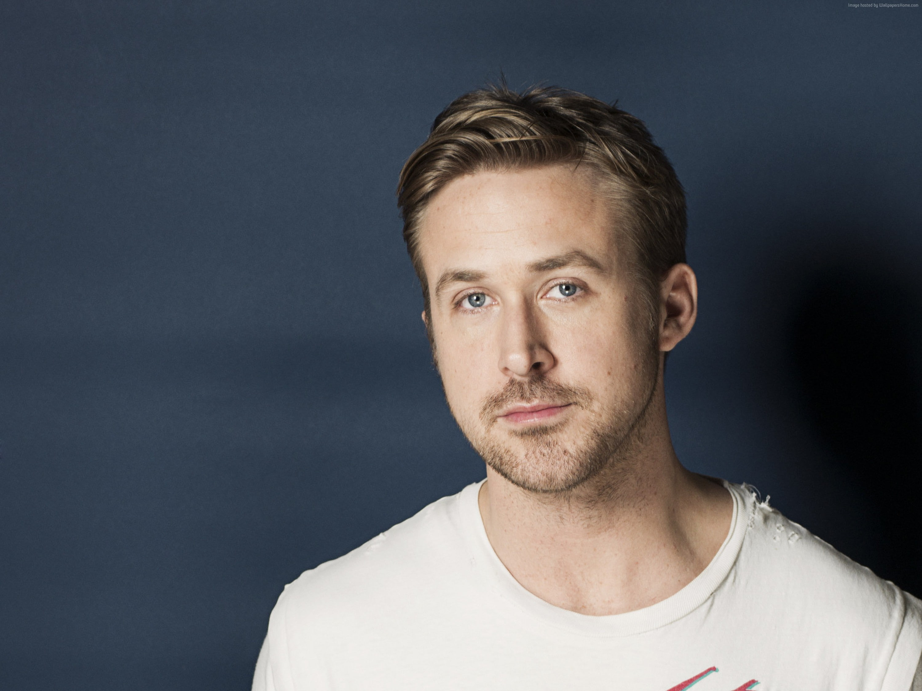 serious, confidence, one person, 2K, Most Popular Celebs in 2015, blue background, gray background, black background, studio shot, contemplation, looking at camera, HD Wallpaper
