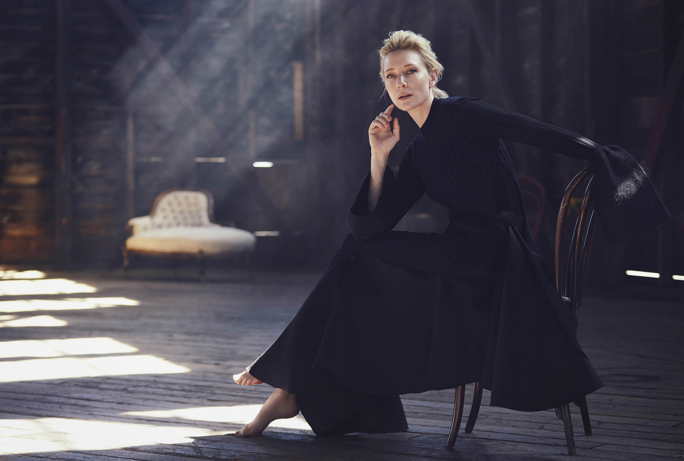 2K, blonde, sitting, photographer, hairstyle, photoshoot, on the chair, Cate Blanchett, actress, pose, dress, rays of light, Vogue, Will Davidson, 2015, HD Wallpaper