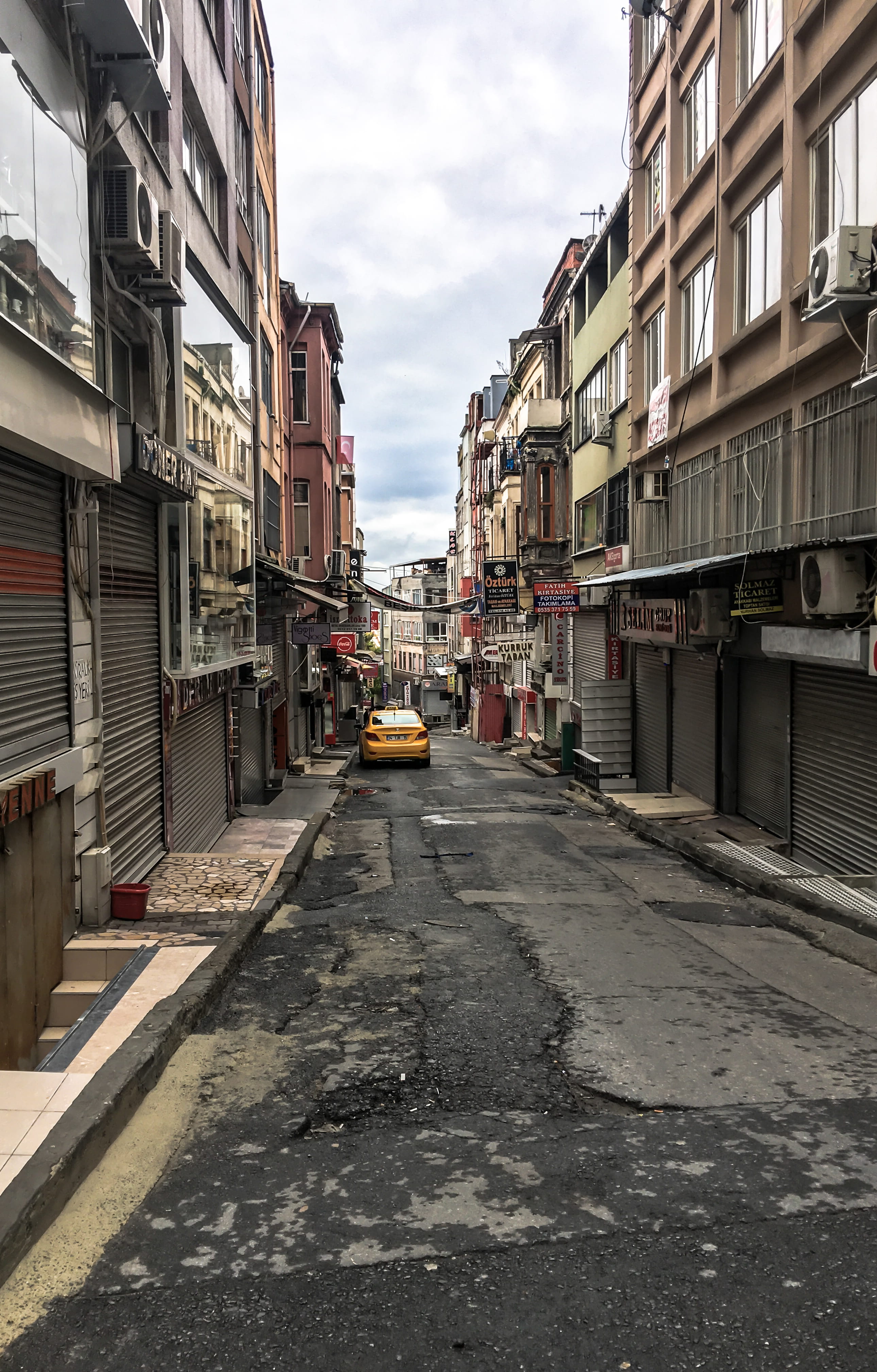 night, old city, time, trip, direction, building, diminishing perspective, alley, street, home, the way forward, city, yellow, car, no people, day, turkey, Phone HD Wallpaper