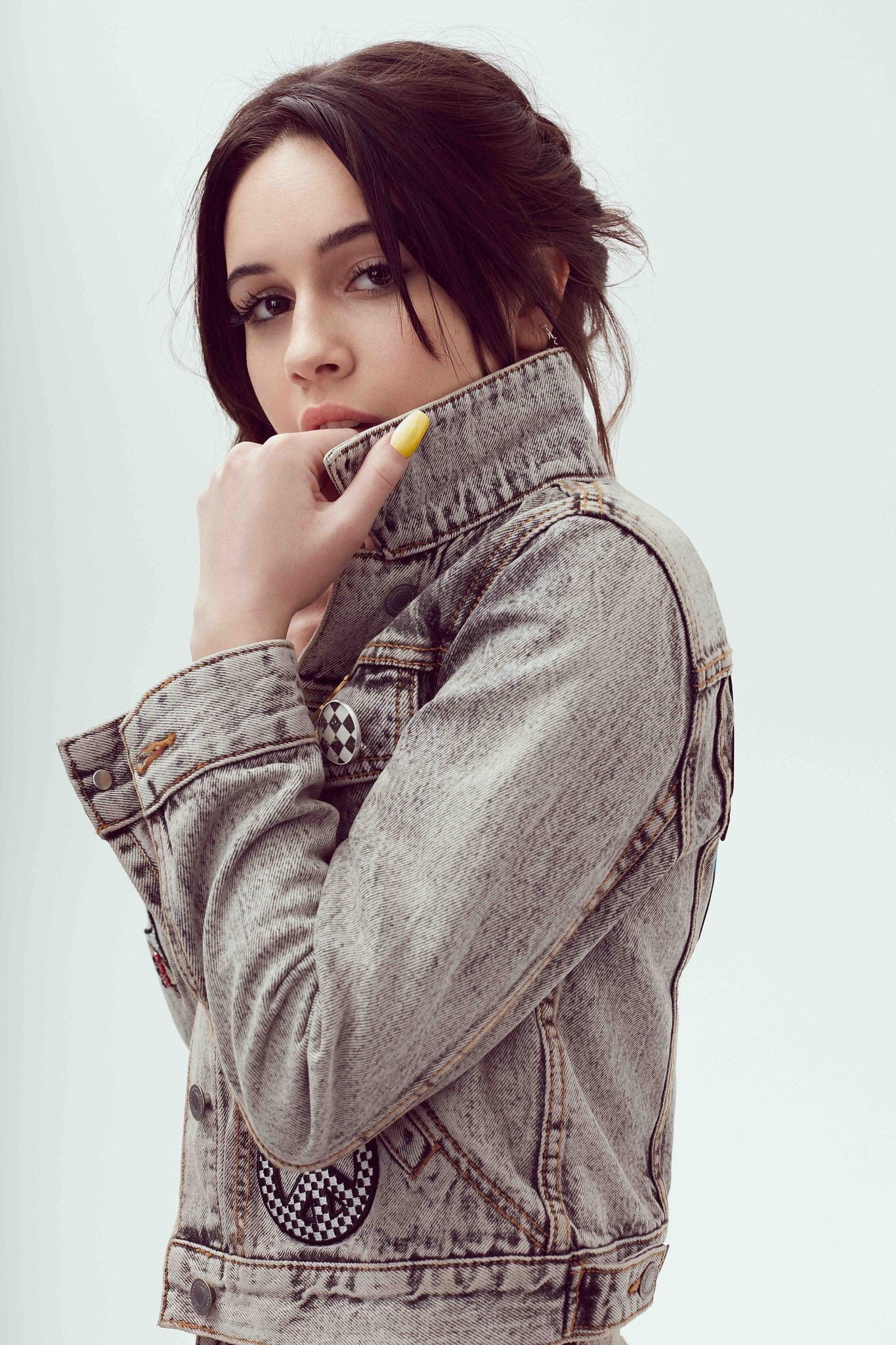 singer, painted nails, simple background, actress, white background, women, jean jacket, Bea Miller, 1080P, Phone HD Wallpaper
