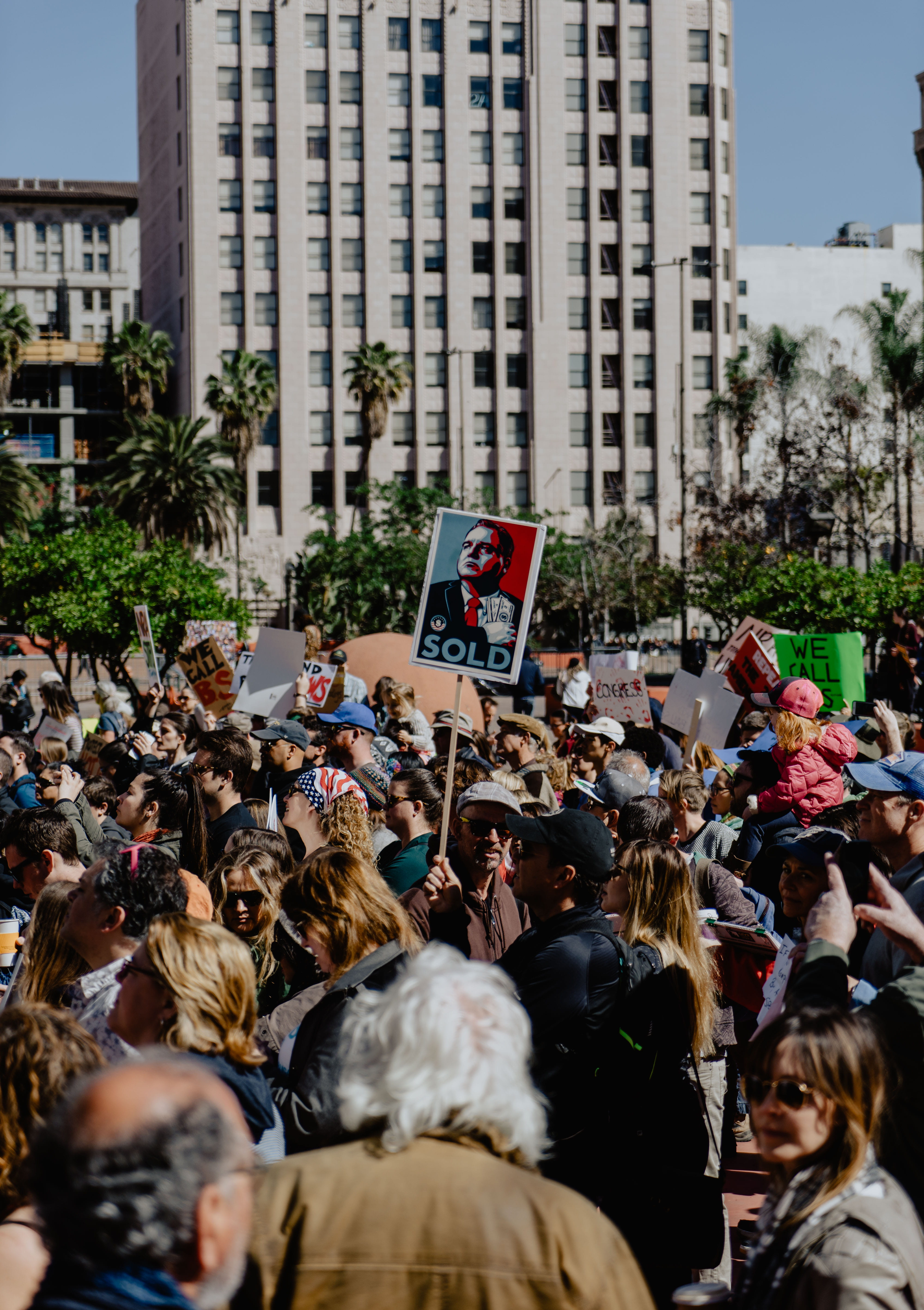 city life, protestor, president, road, usa, 5K, crowd, donald trump, patriot, buildings, bull shit, outdoors, group of people, men, city, adult, real people, Phone HD Wallpaper