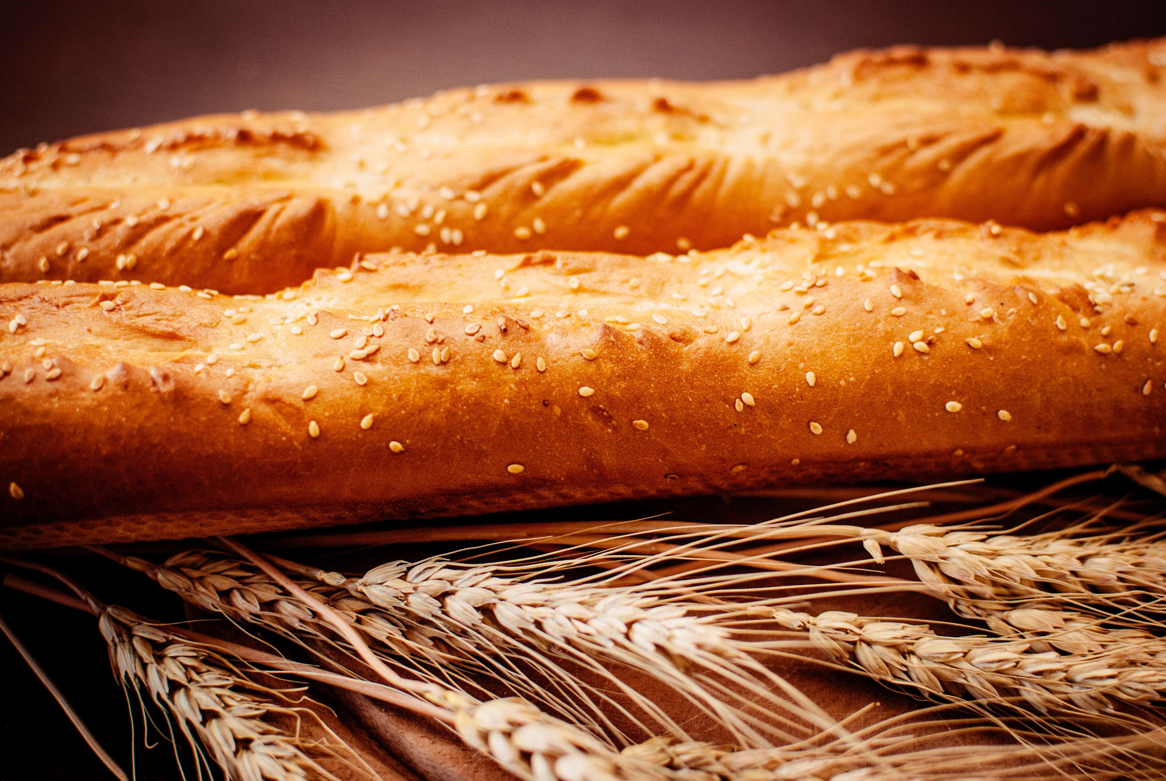 healthy eating, basket, rye, french food, baked, loaf, selective focus, barley, close-up, loaf of bread, focus on foreground, tasty, indoors, sesame, wheat, HD Wallpaper