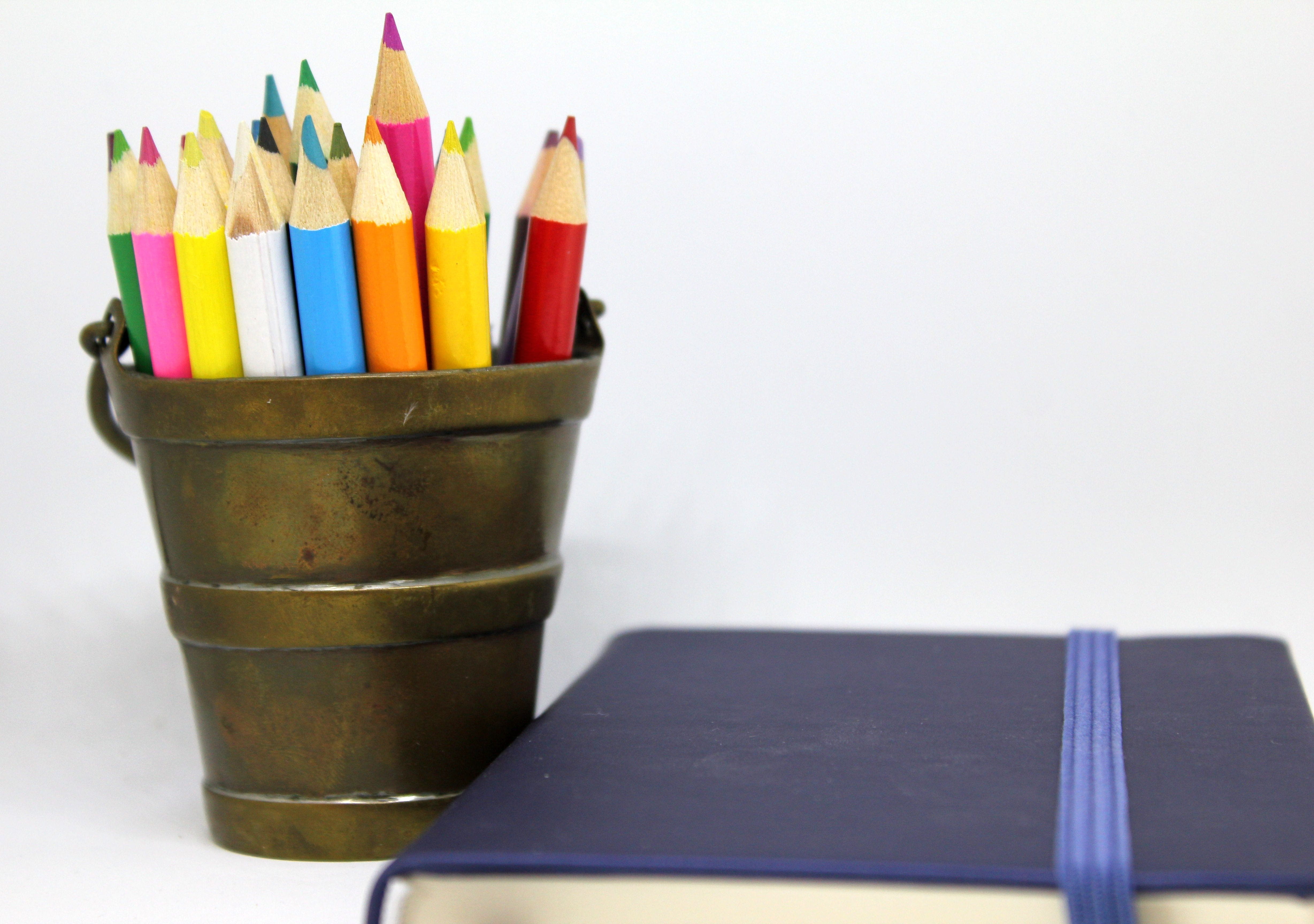 indoors, craft, white background, school supplies, accessory, colored pencil, note, creativity, notepad, backdrop, order, writing instrument, container, HD Wallpaper