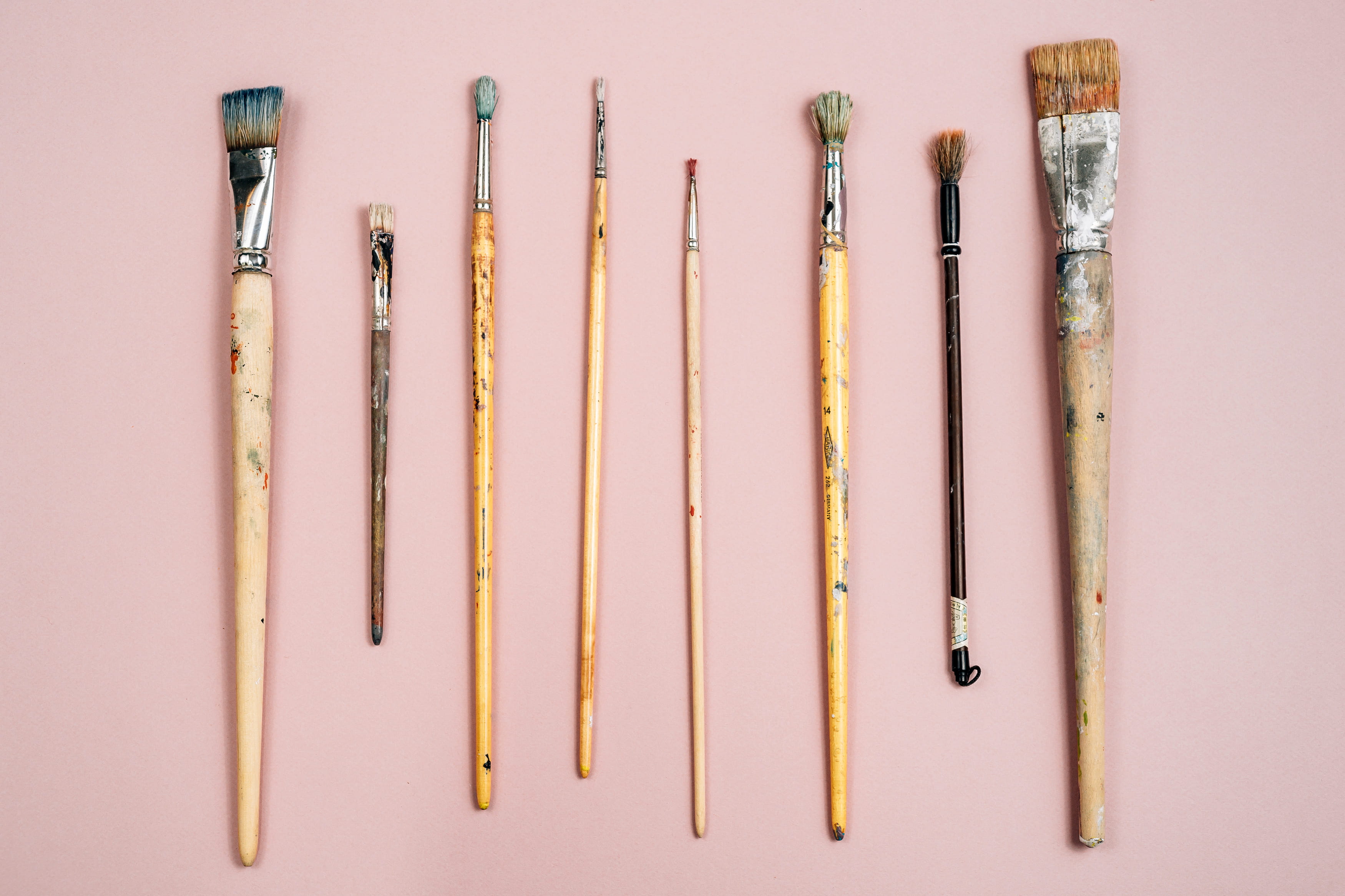 wood - Material, no people, neat, multi Colored, indoors, colors, craft, paint, paintbrush, work Tool, art, simplicity, objects, background, variation, HD Wallpaper