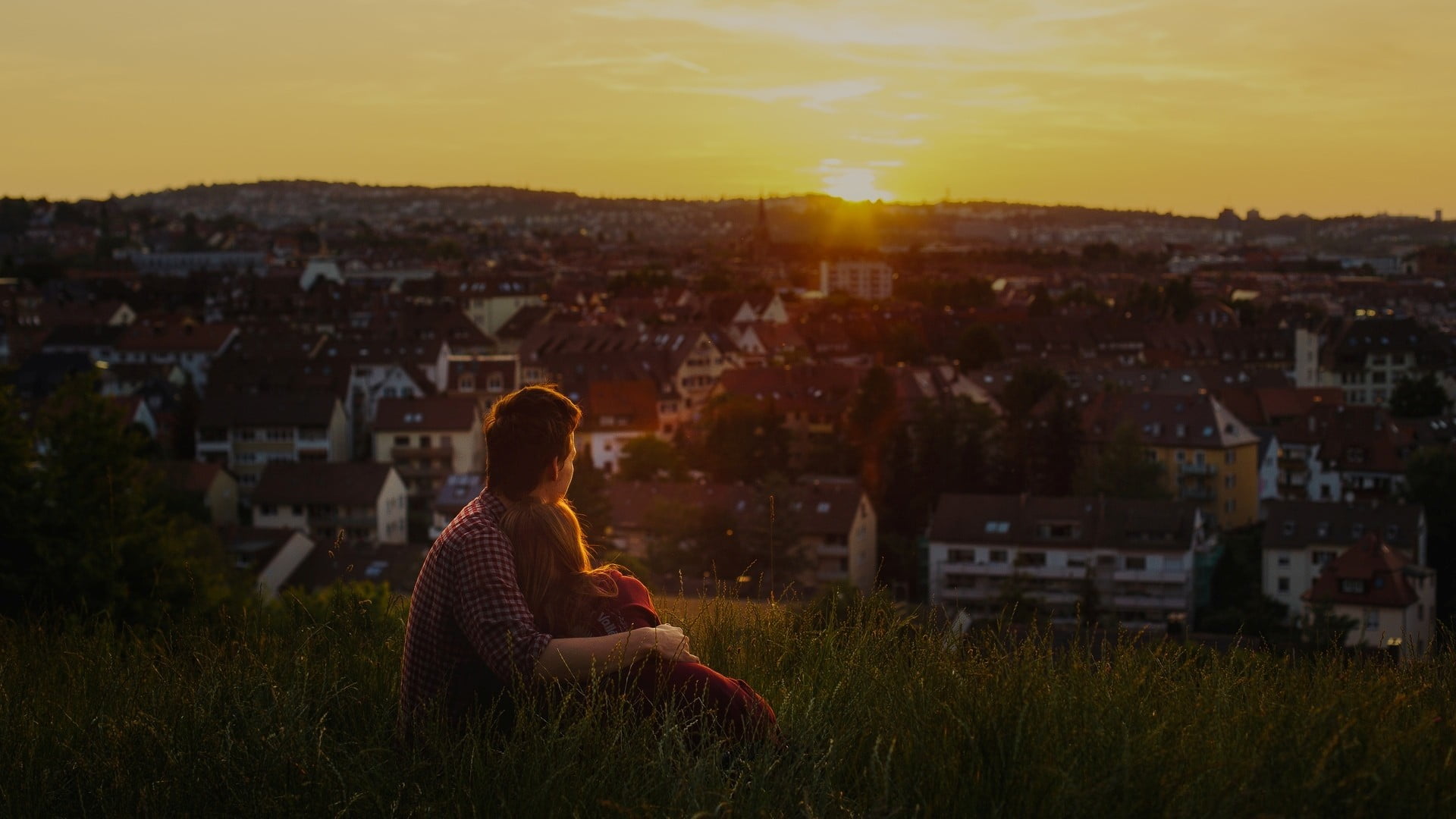 orange color, looking at view, nature, love, hairstyle, men, sitting, architecture, one person, plant, building exterior, outdoors, city, gray, real people, HD Wallpaper