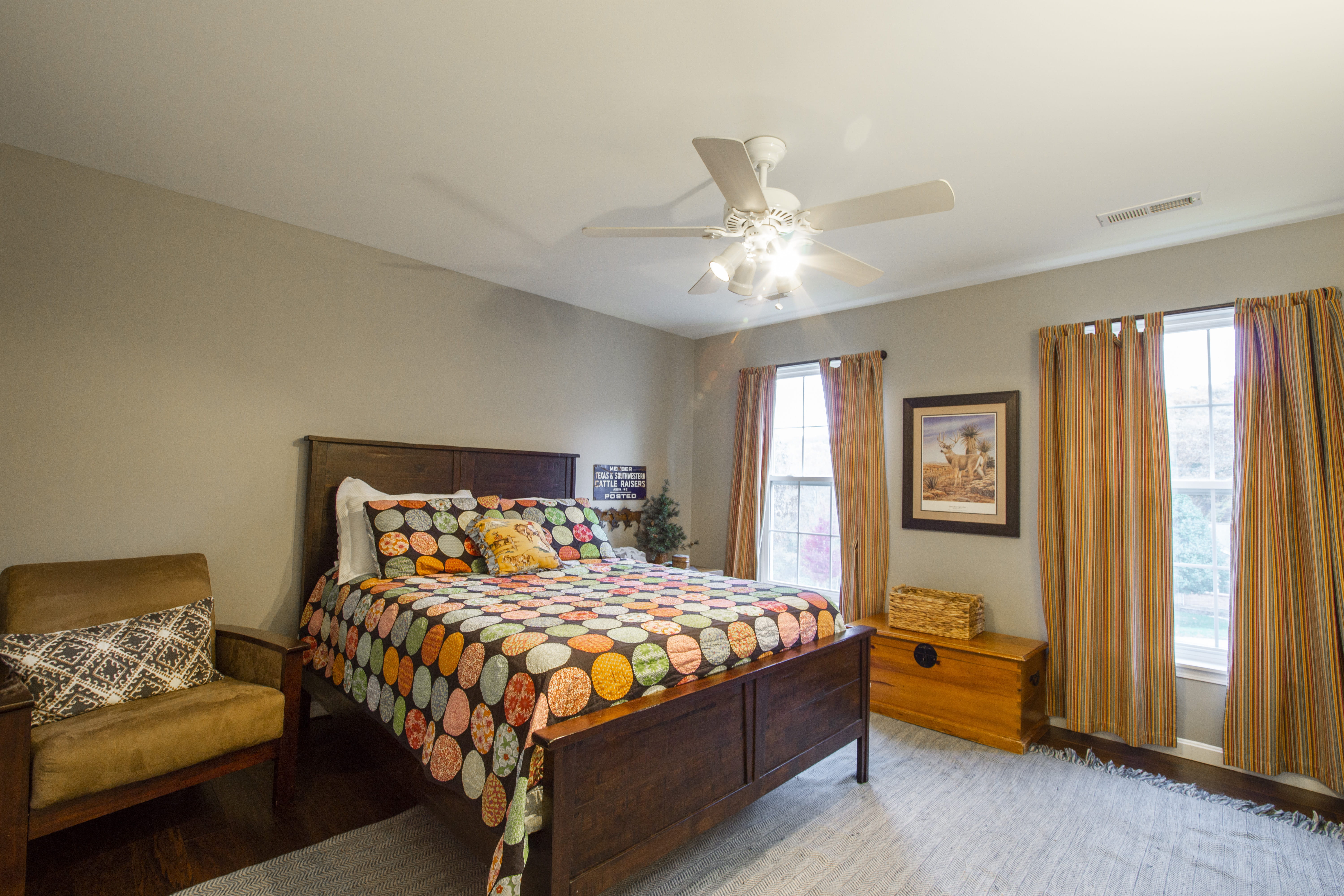 neat, bedsheet, hotel, window, flooring, curtains, frame, brown, home interior, bed, contemporary, residential, absence, pillow, furniture, chair, apartment, HD Wallpaper